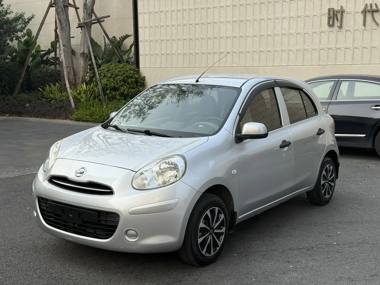 Nissan March  из Китая