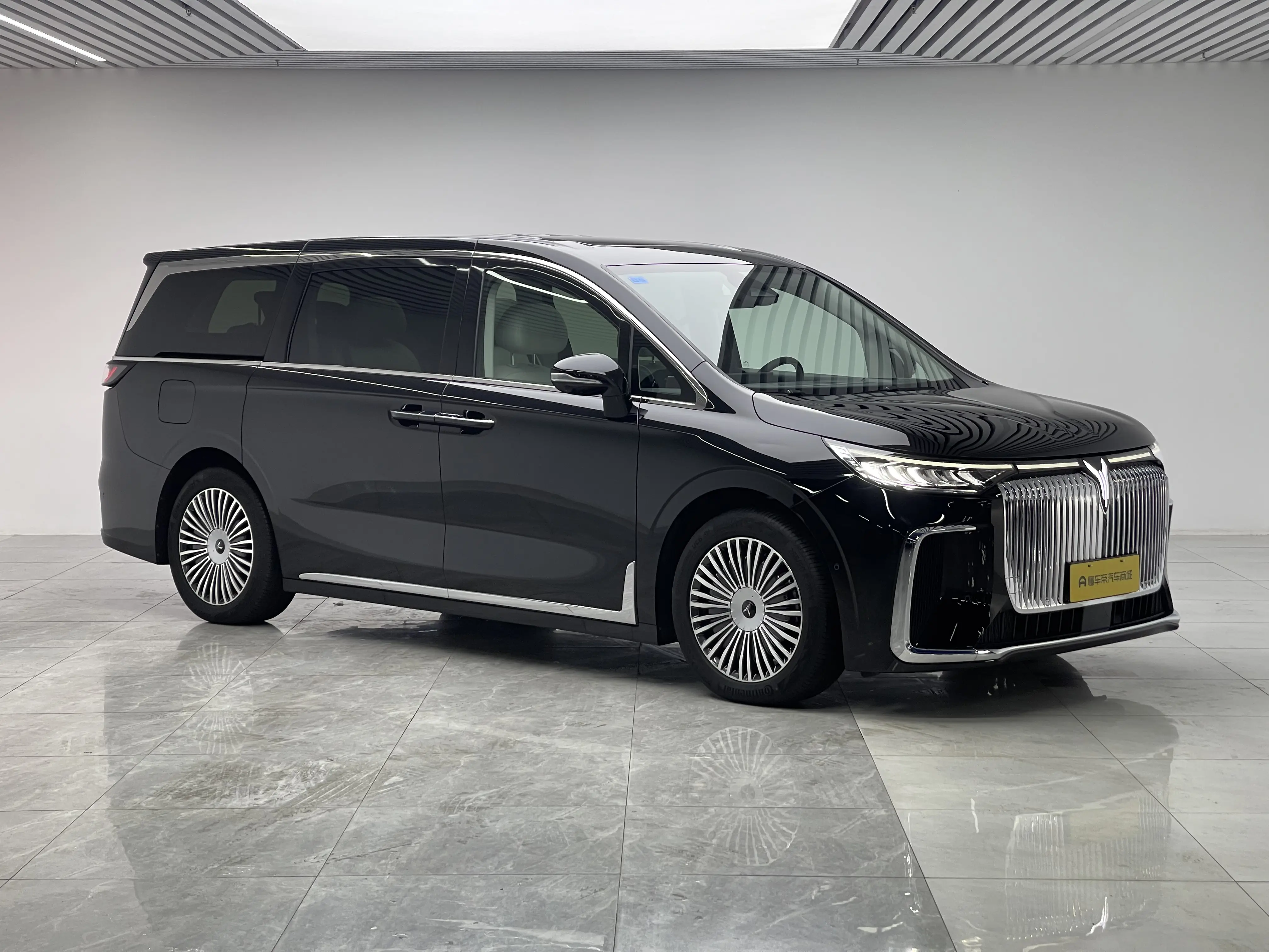 Voyah Lantu Dreamer PHEV  из Китая