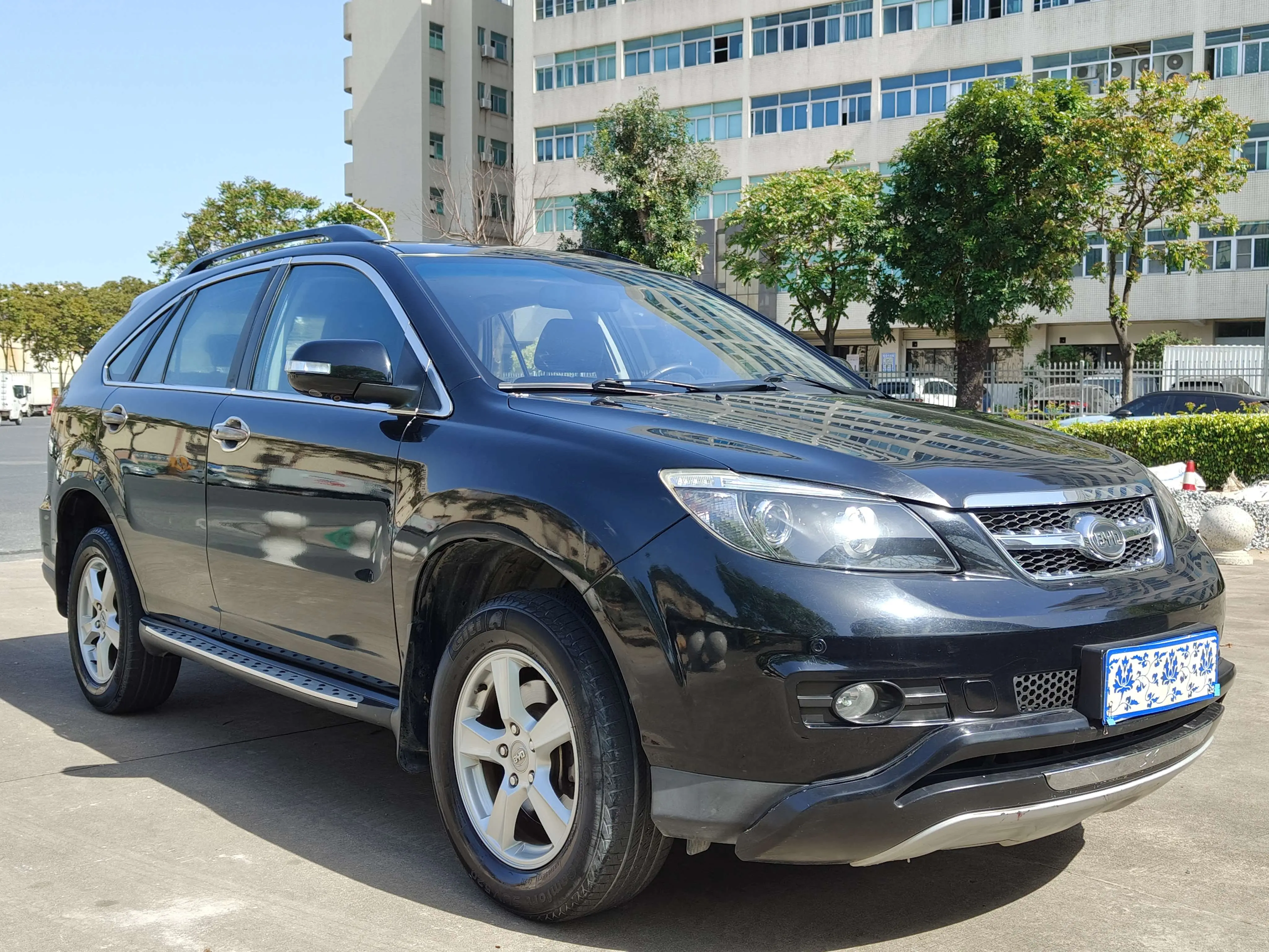 BYD S6  из Китая