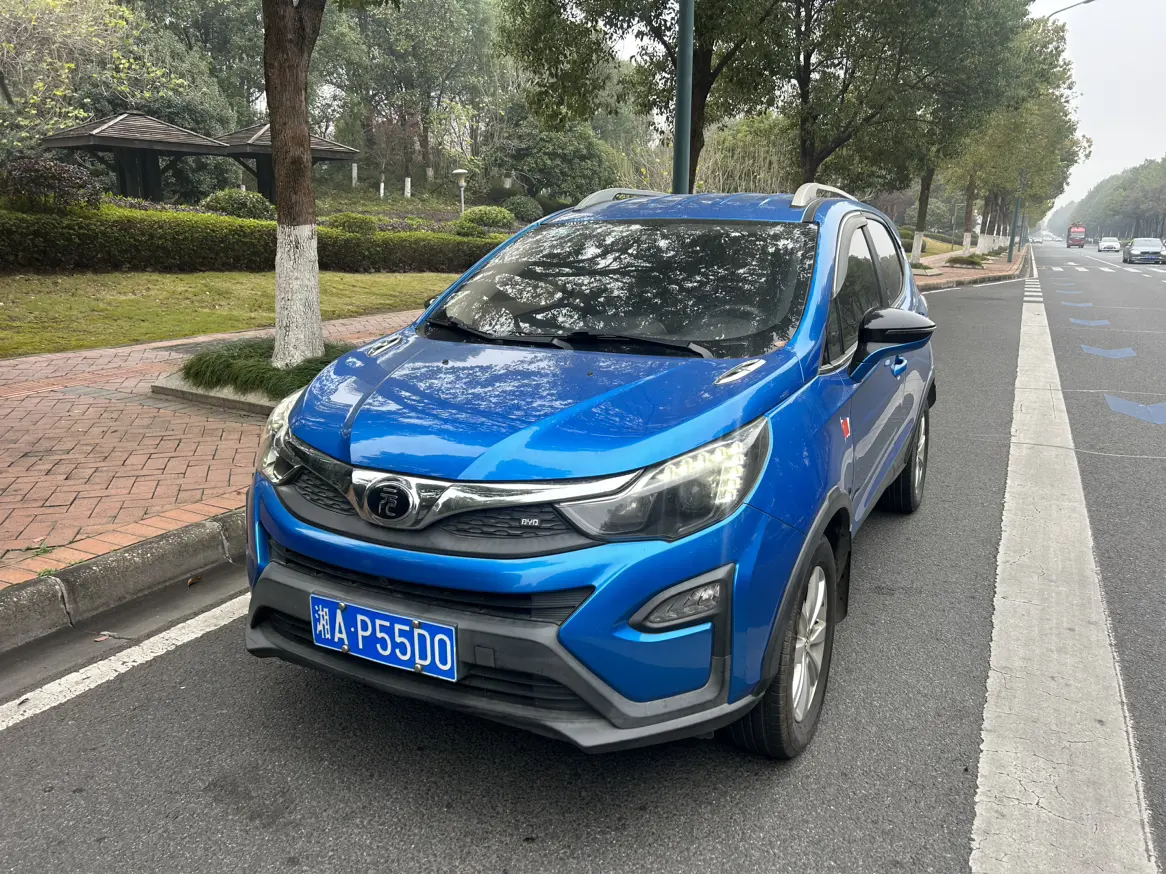 BYD Yuan  из Китая