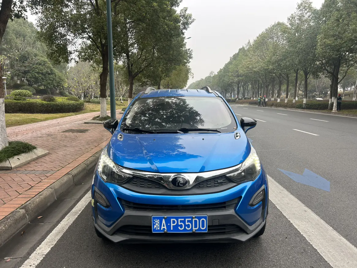 BYD Yuan  из Китая