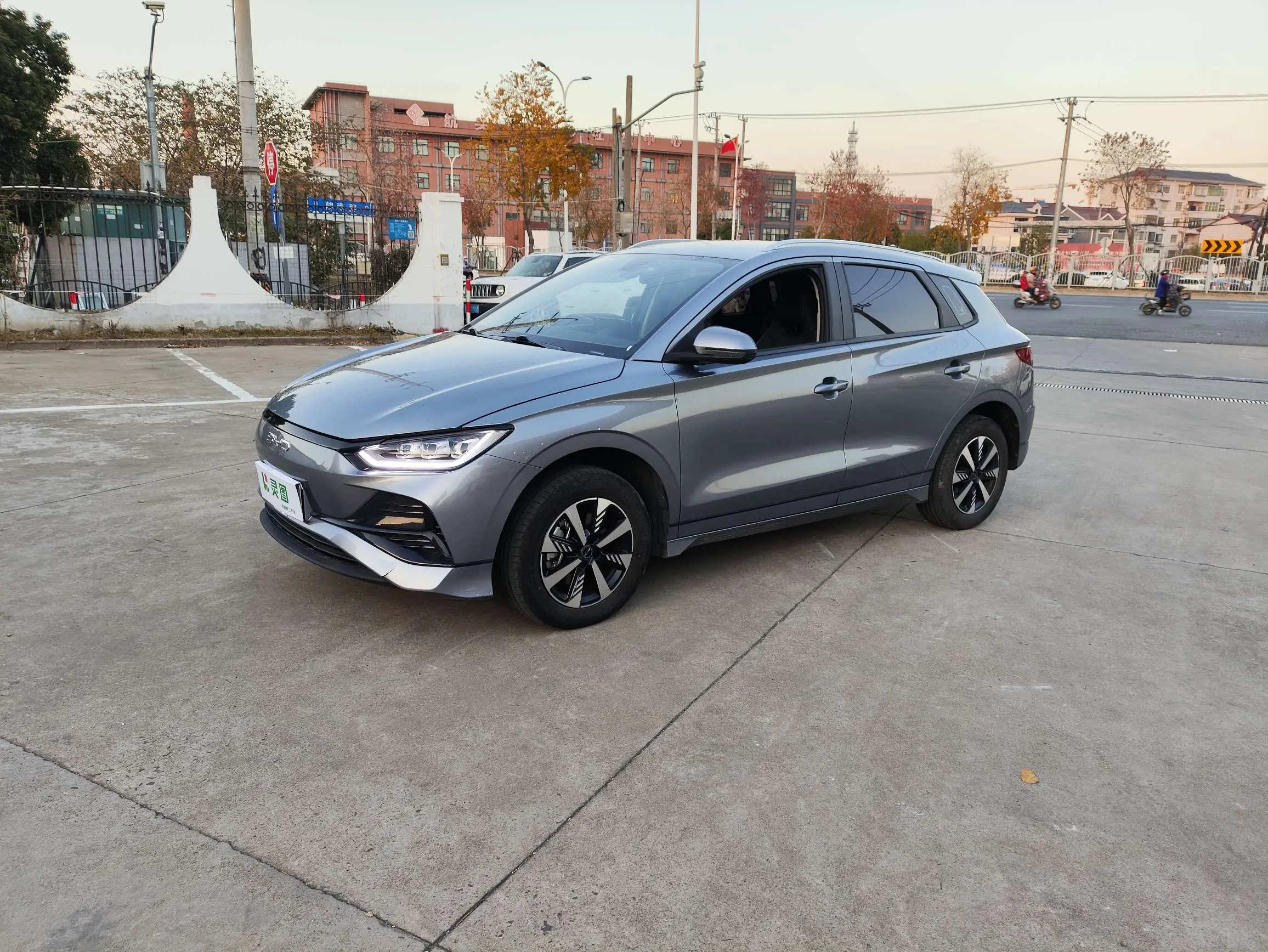 BYD e2  из Китая