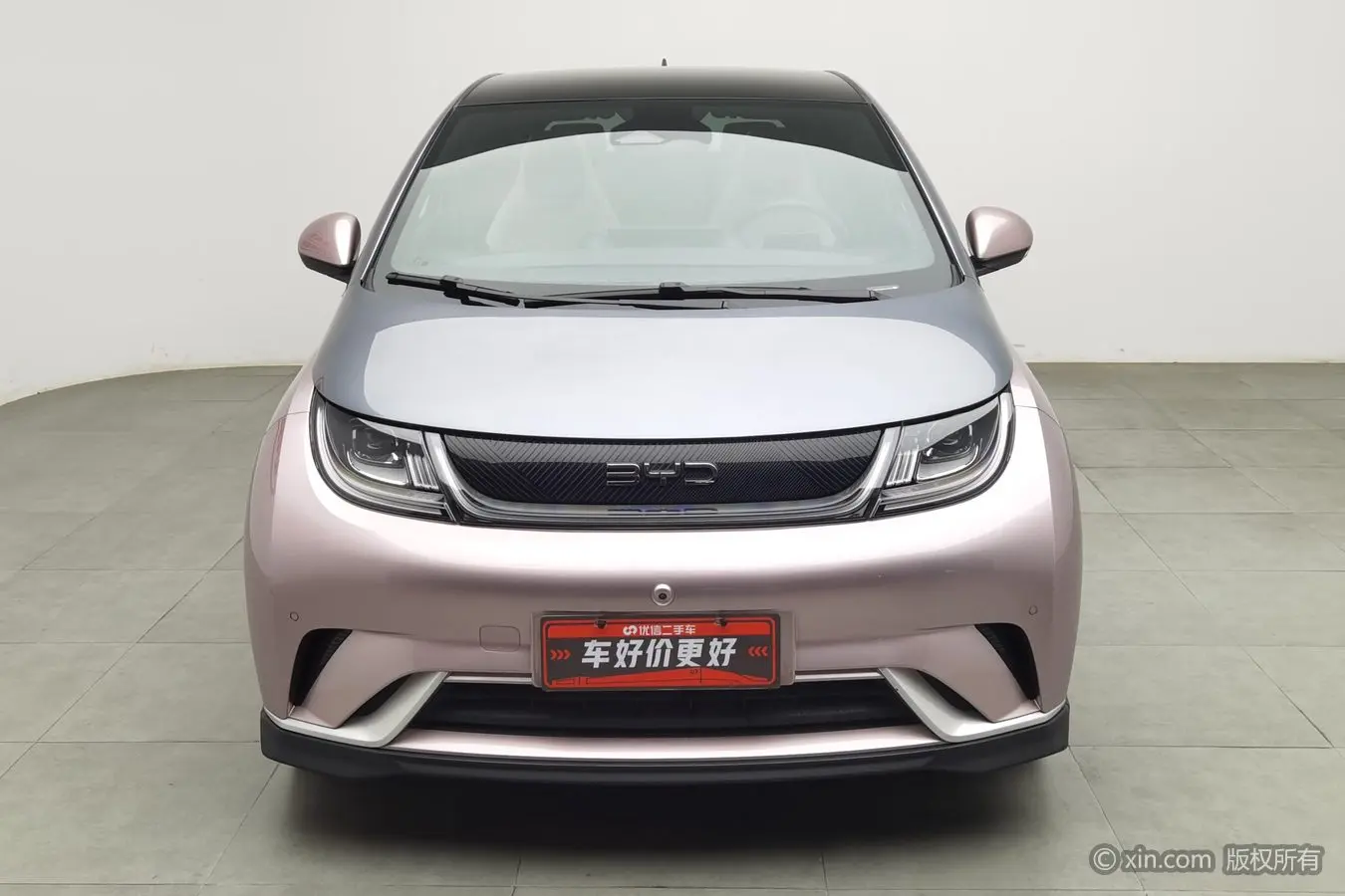 BYD Dolphin  из Китая