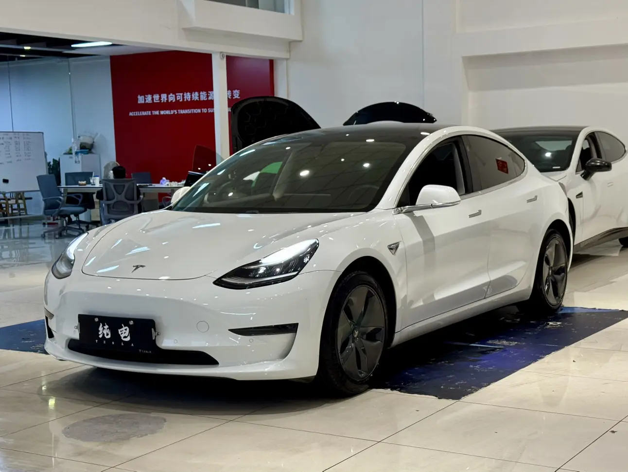 Tesla Model 3  из Китая