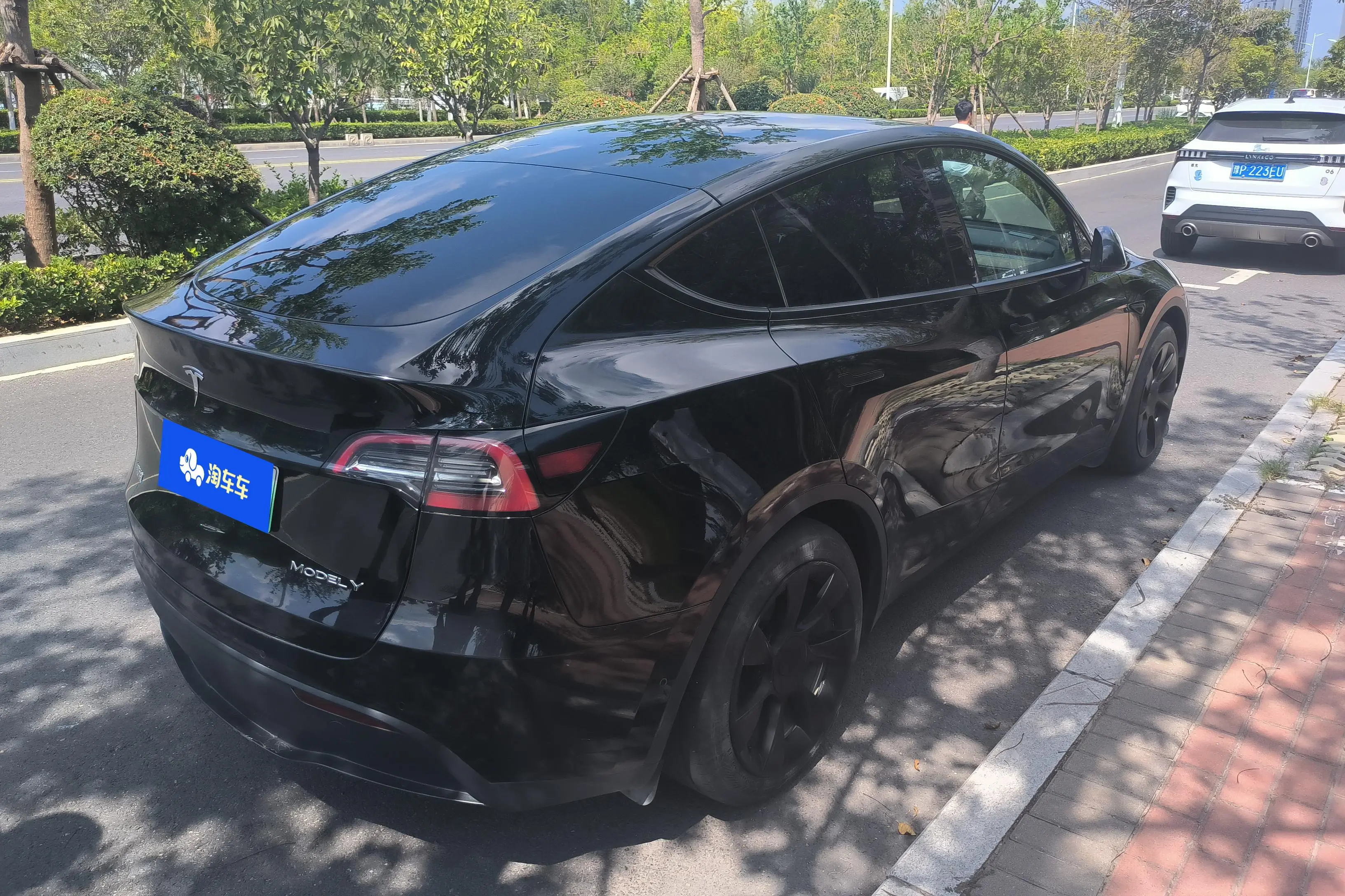 Tesla Model Y  из Китая
