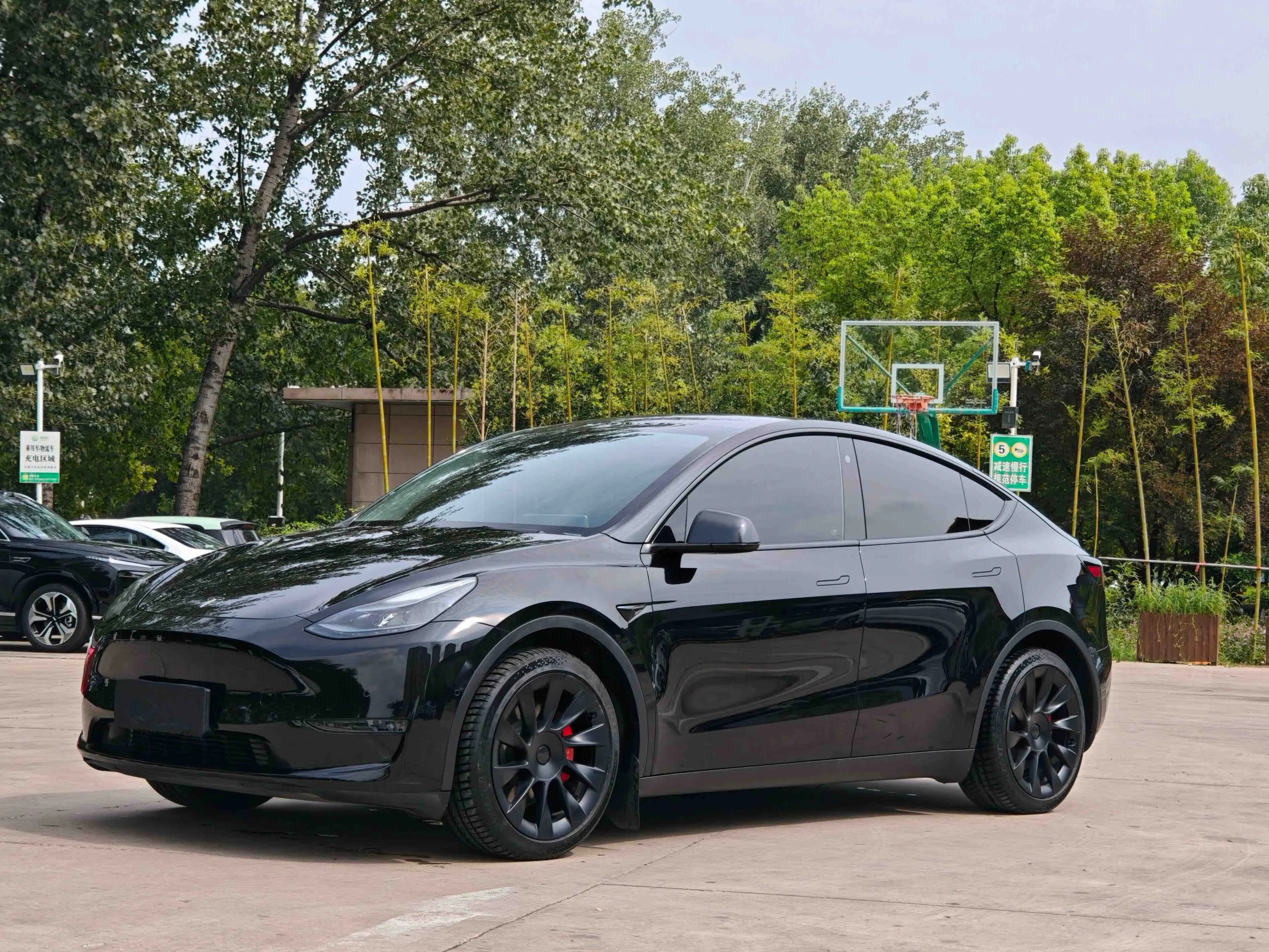 Tesla Model Y  из Китая