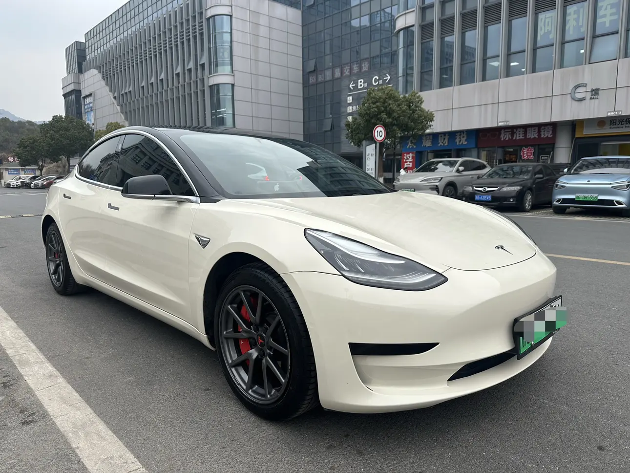 Tesla Model 3  из Китая