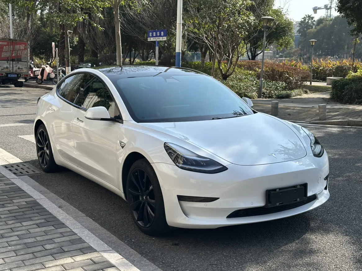 Tesla Model 3  из Китая