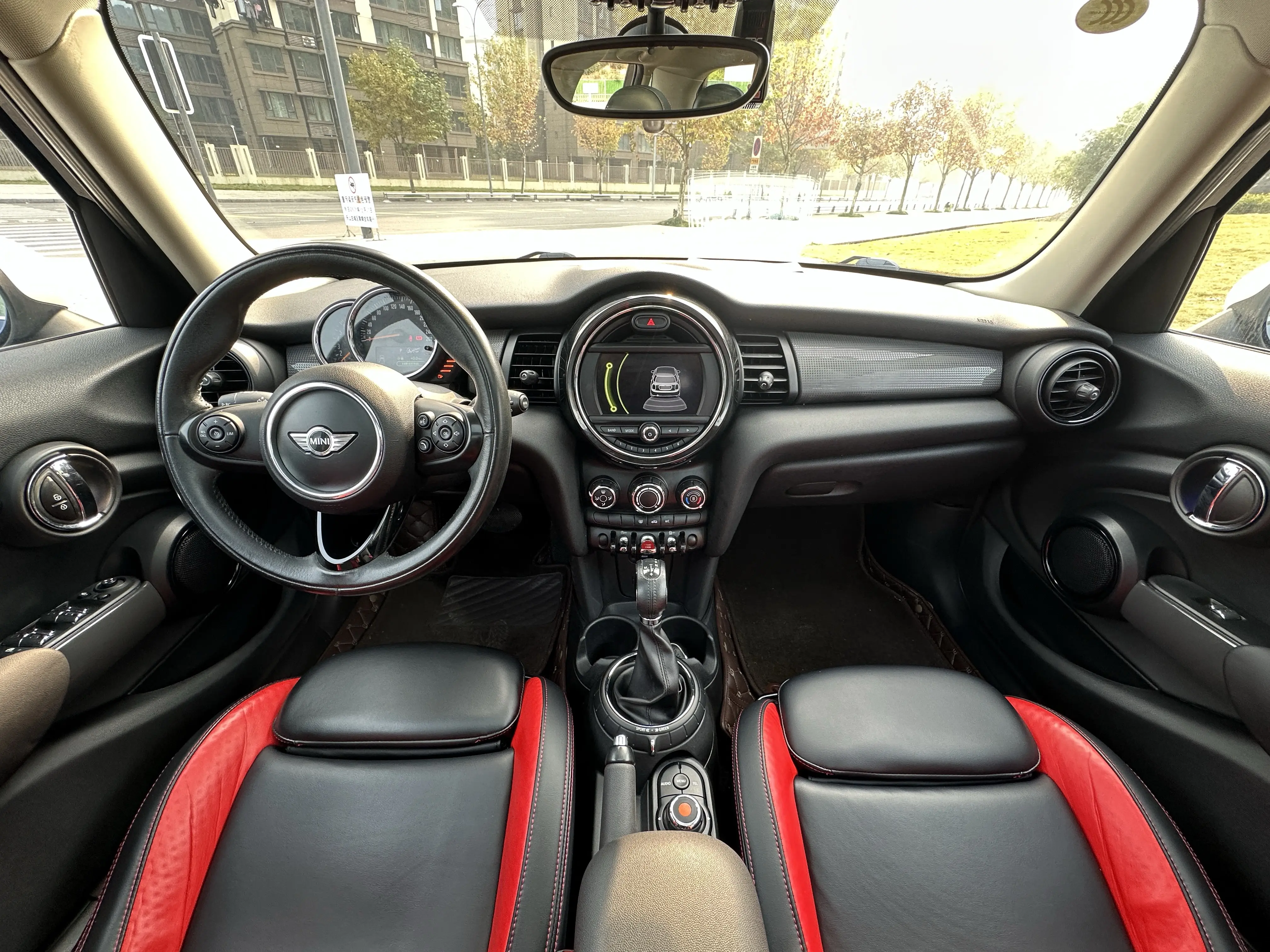 MINI 