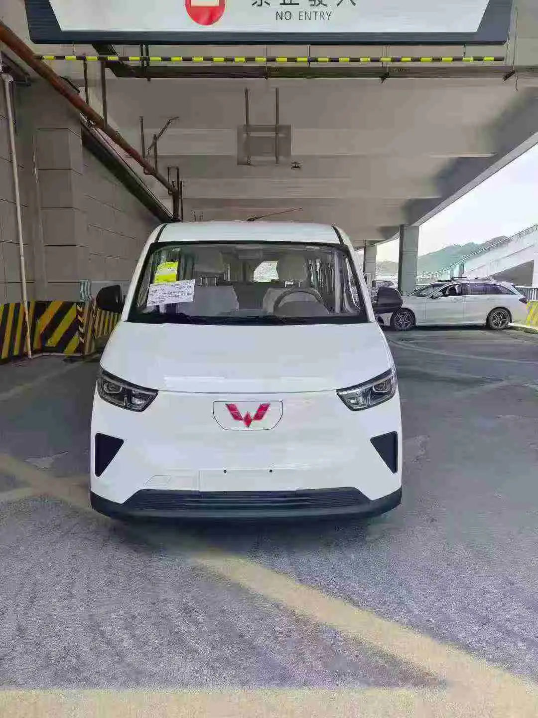 Wuling Yangguang  из Китая