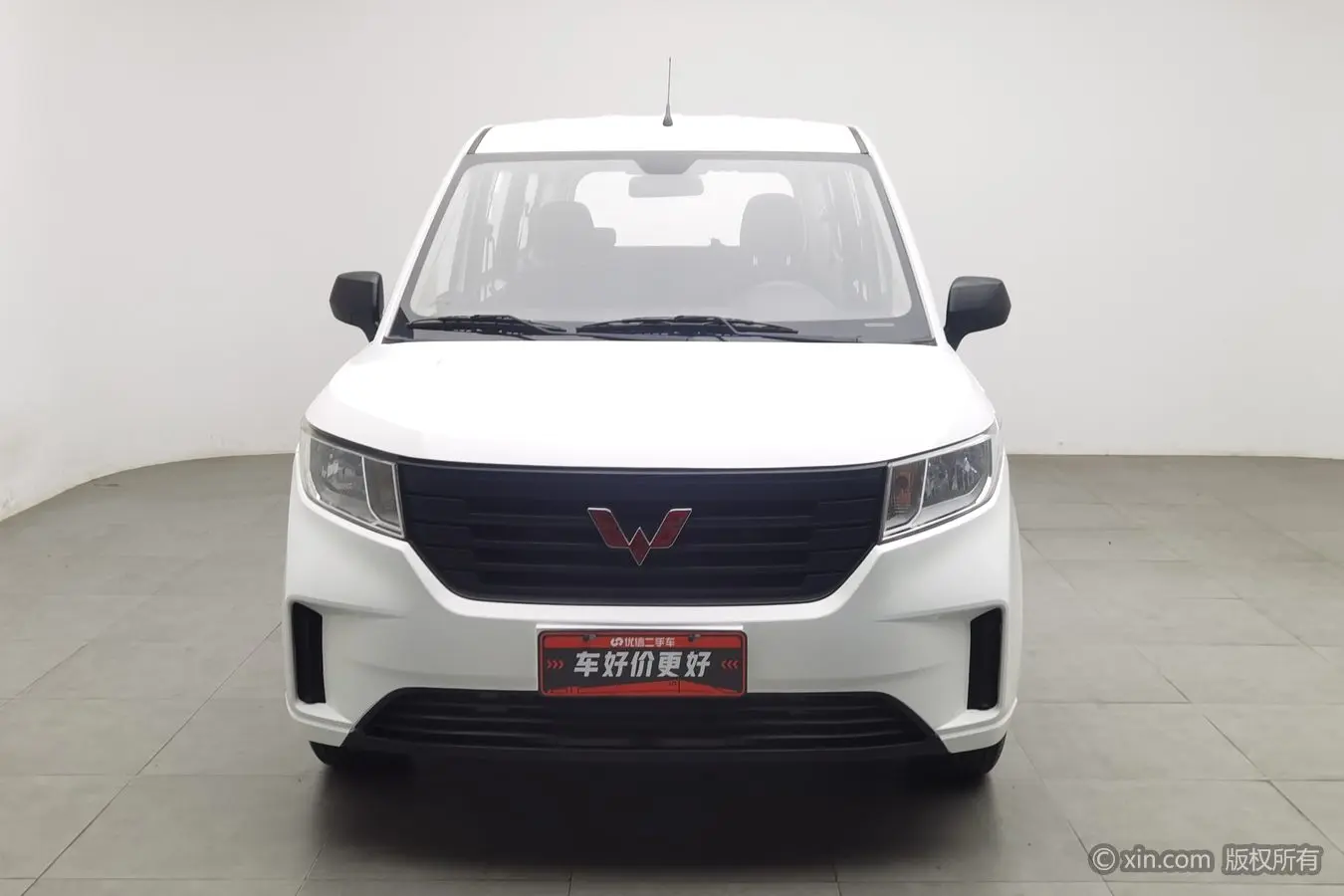 Wuling Hongguang PLUS  из Китая