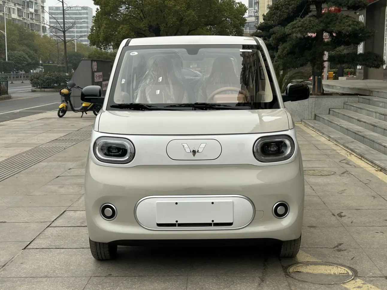 Wuling Hongguang MINIEV  из Китая