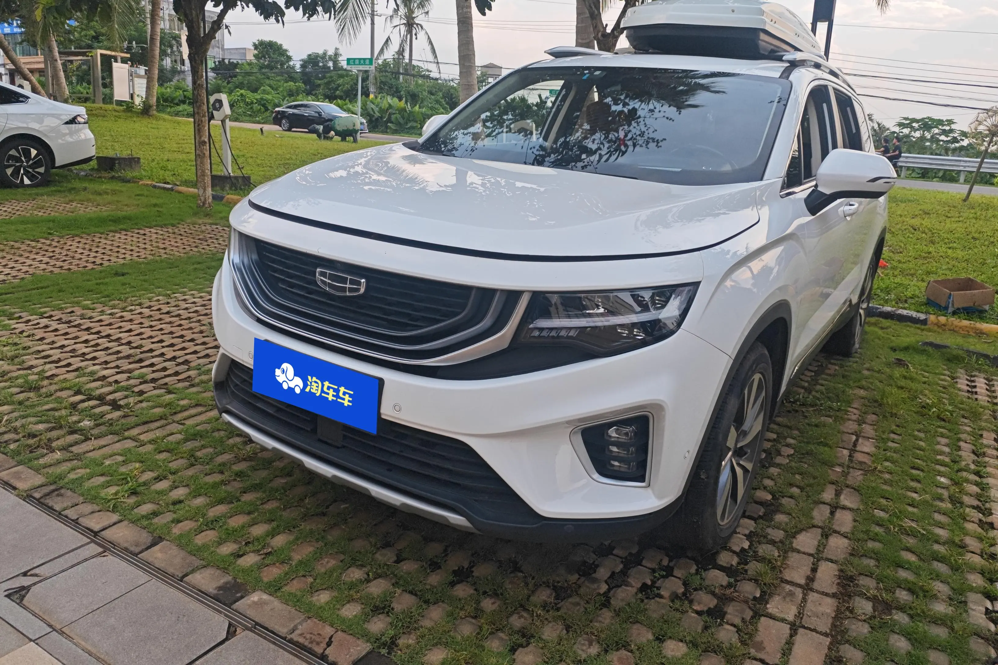 Geely Okavango  из Китая