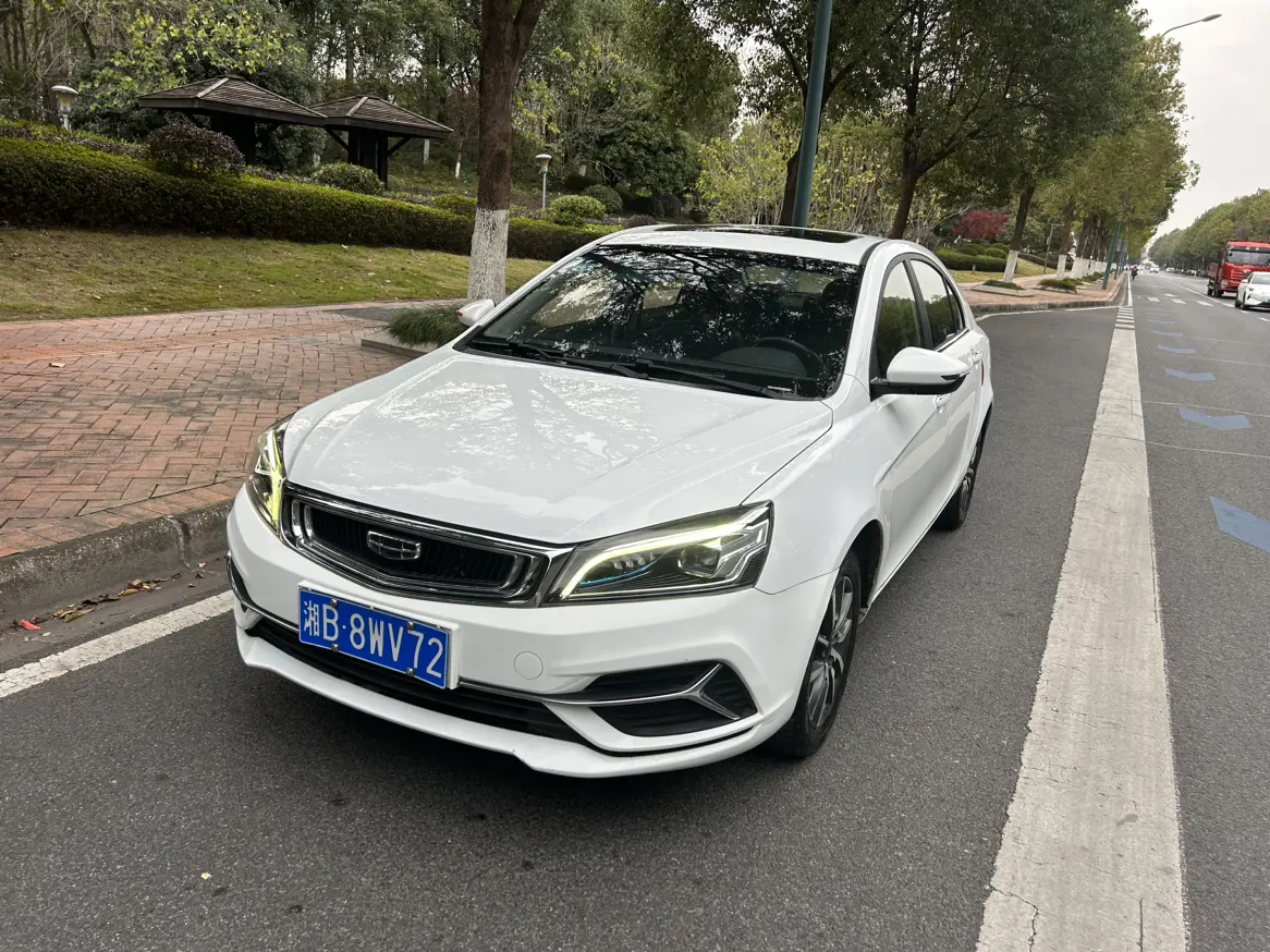 Geely Emgrand  из Китая