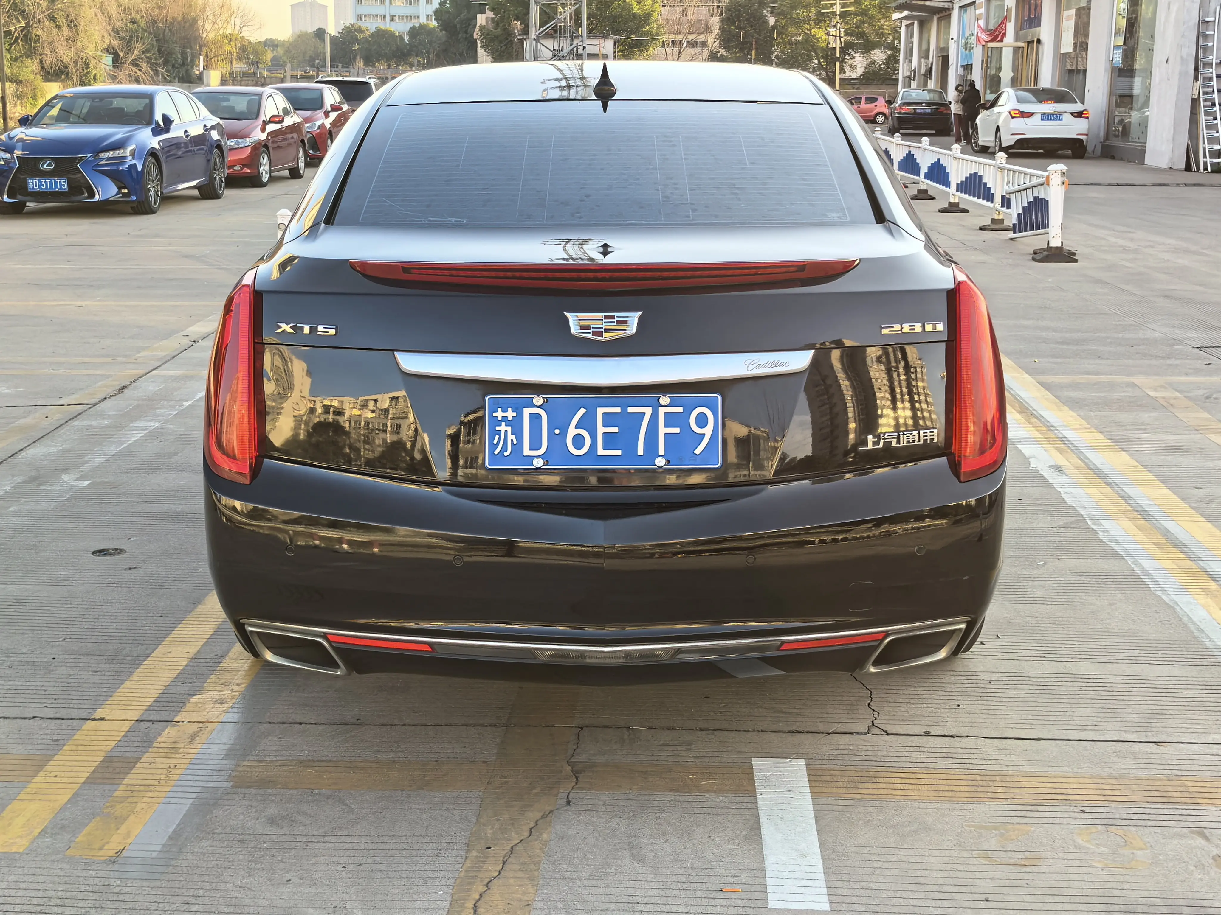 Cadillac XTS  из Китая