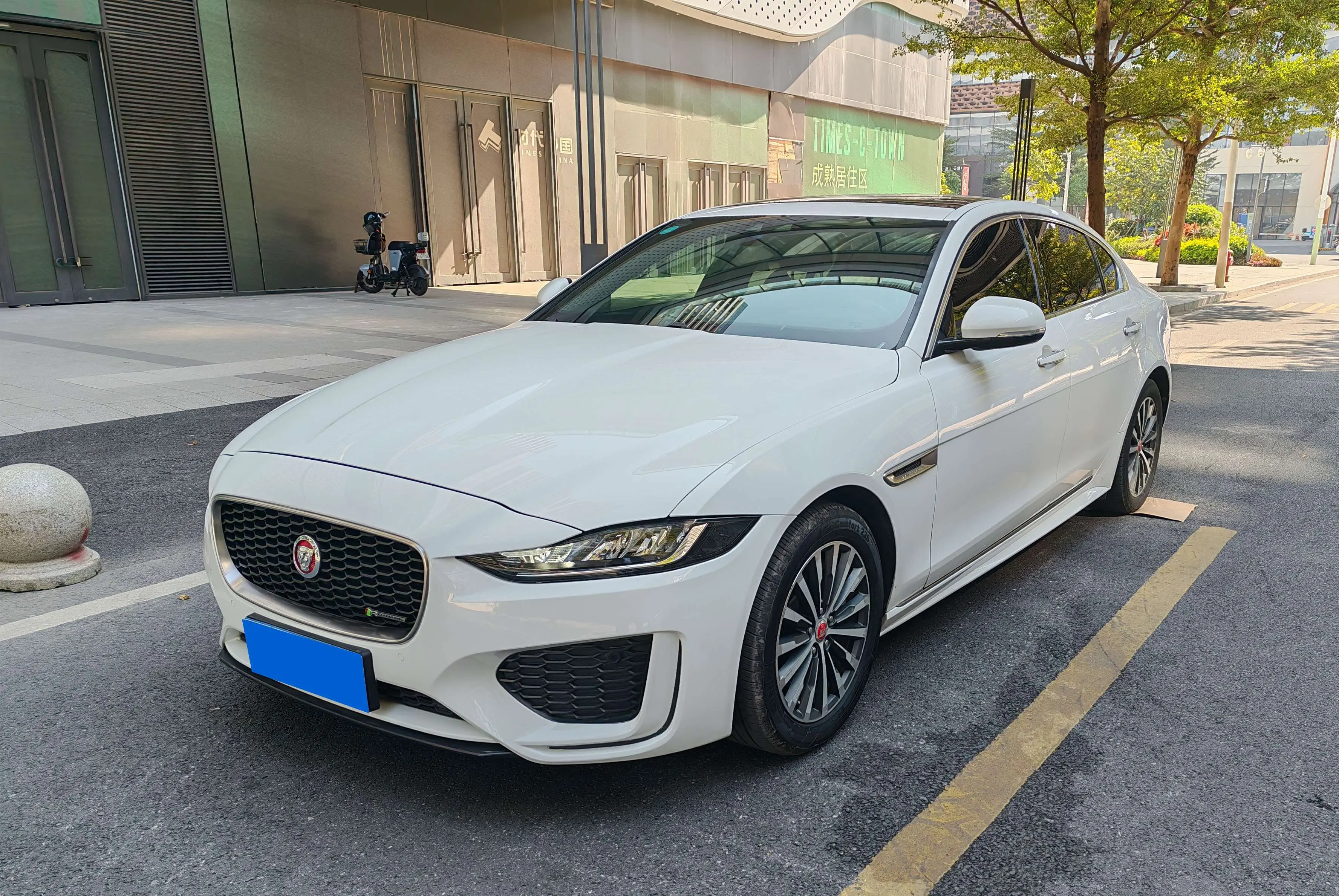 Jaguar XEL  из Китая
