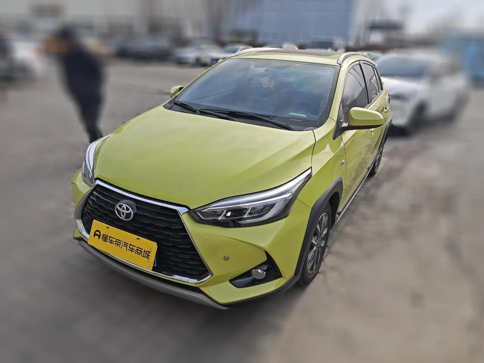 Toyota Yaris L  из Китая