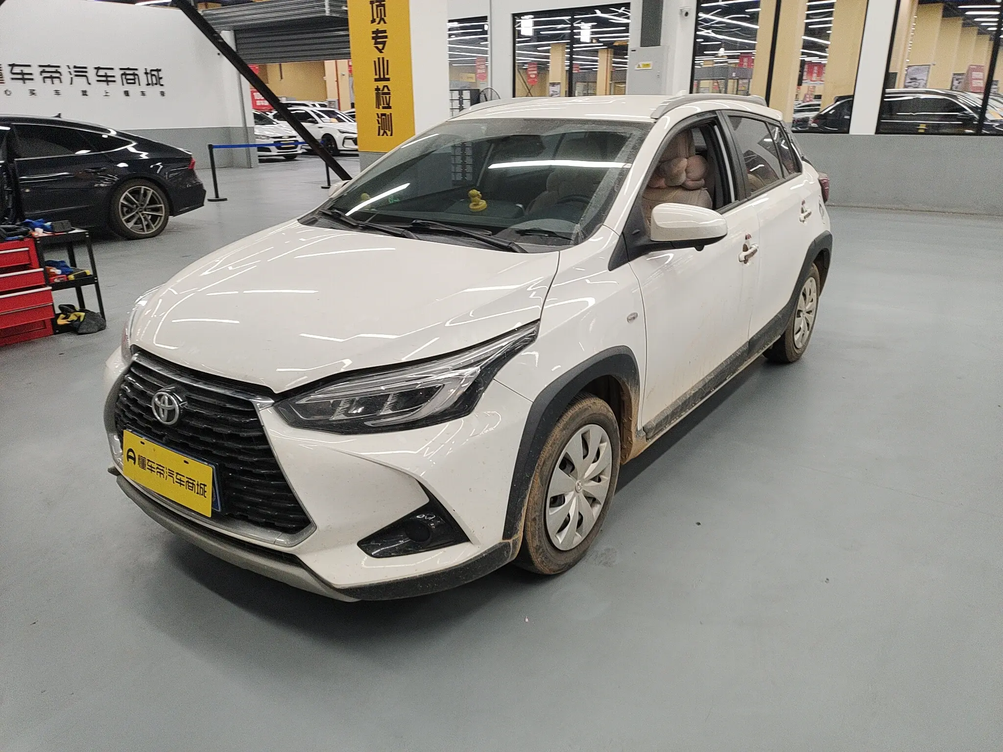 Toyota Yaris L  из Китая