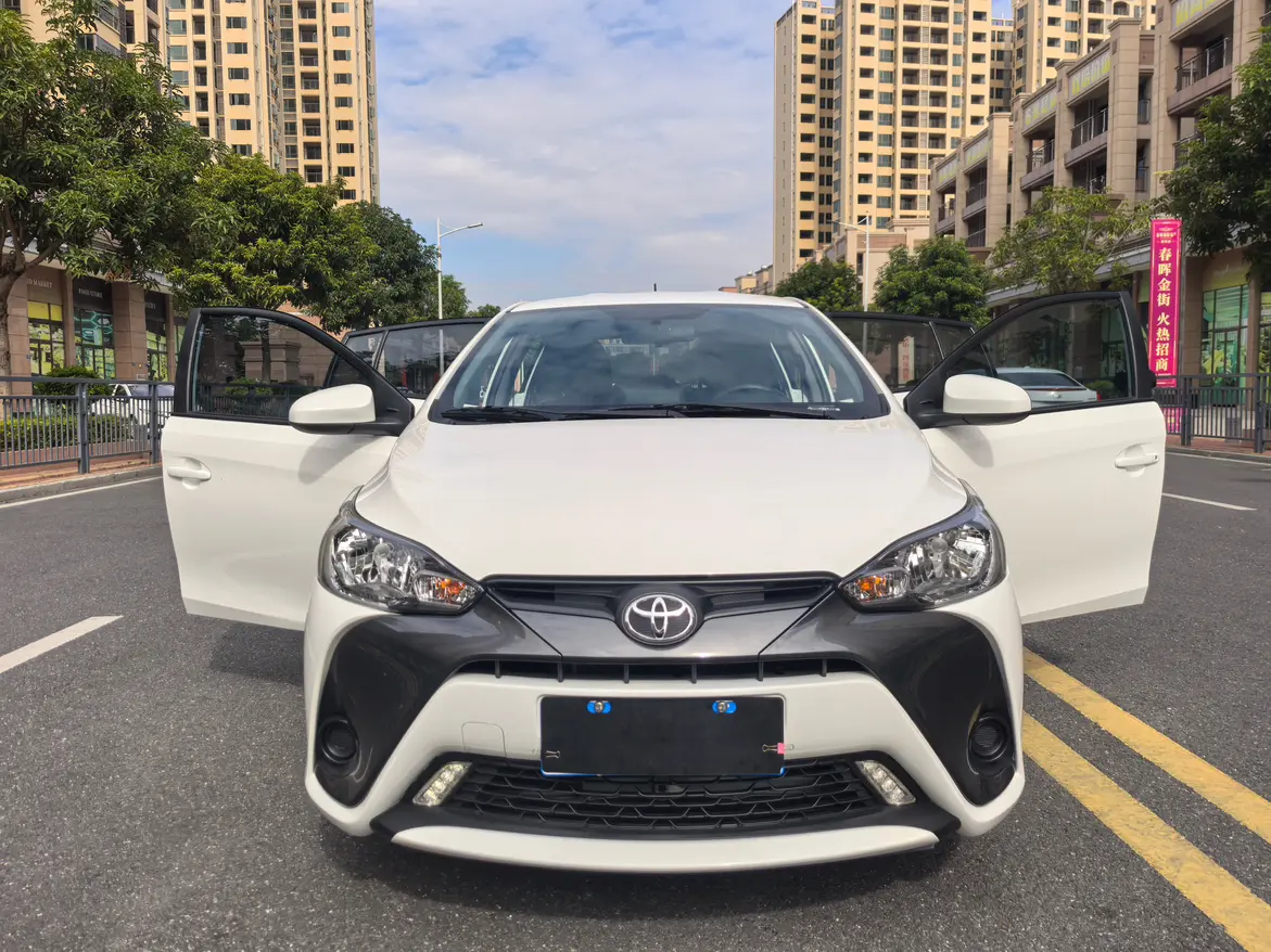 Toyota Yaris L  из Китая