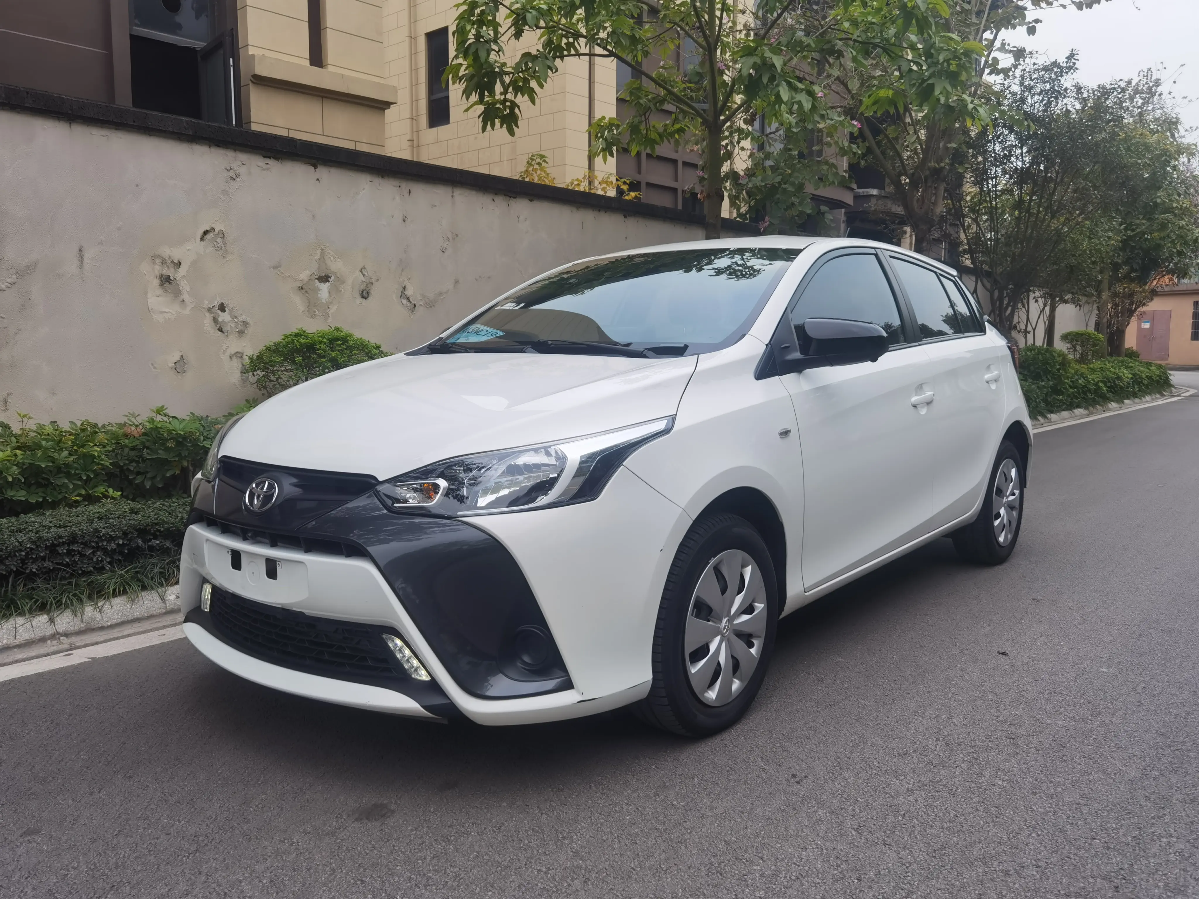 Toyota Yaris L  из Китая