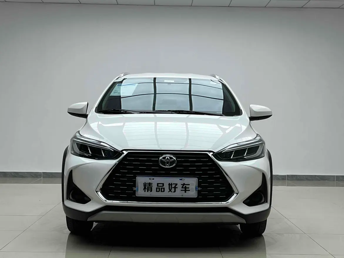 Toyota Yaris L  из Китая