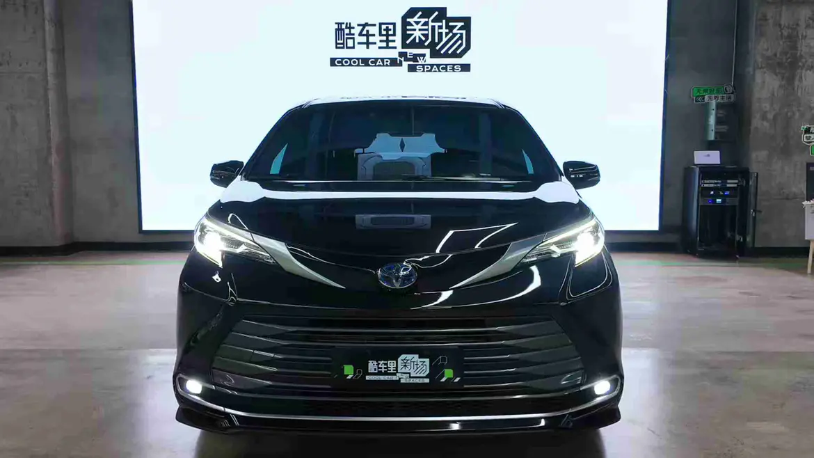 Toyota Sienna  из Китая