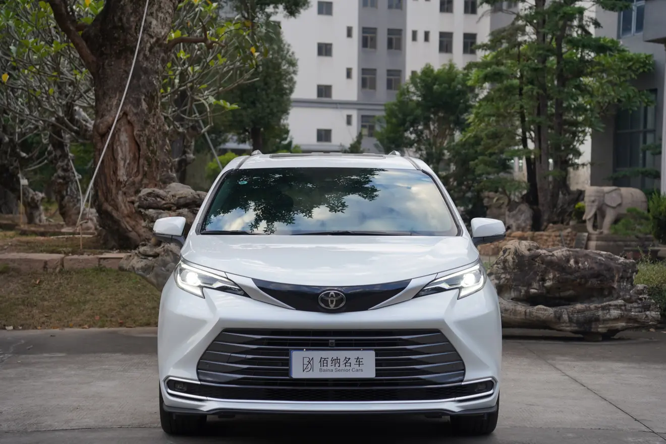 Toyota Sienna  из Китая