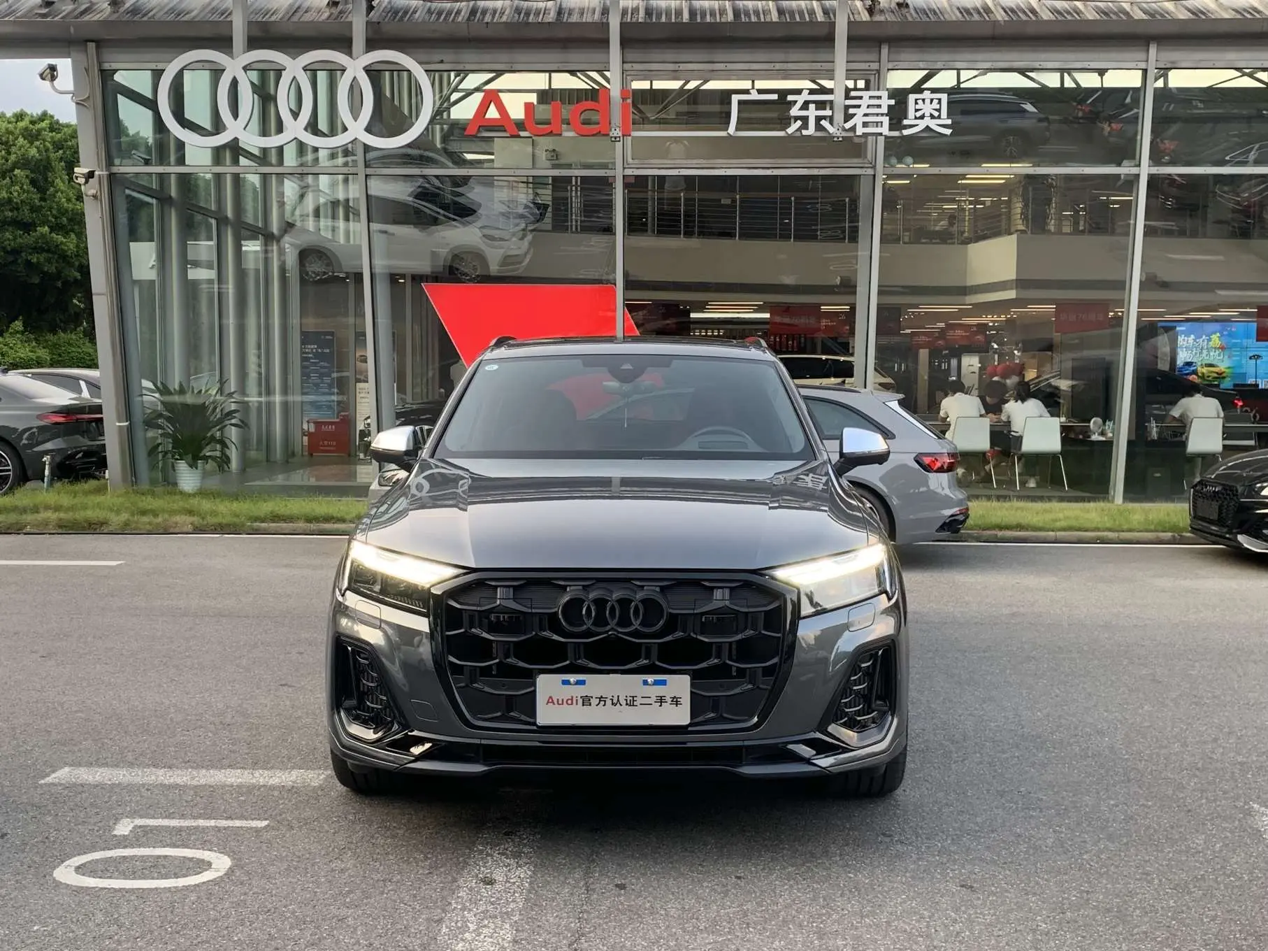Audi SQ7  из Китая