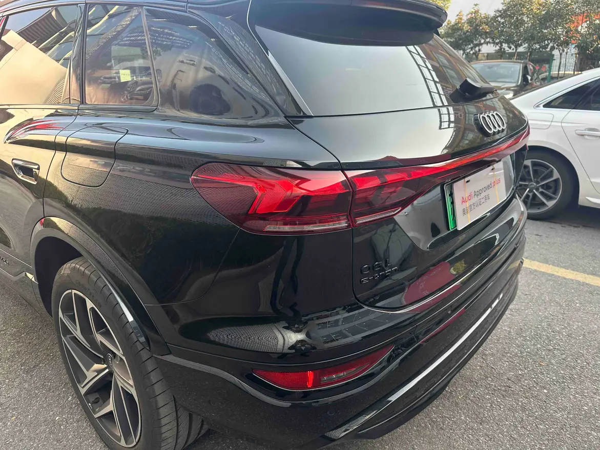 Audi Q6L e-tron  из Китая