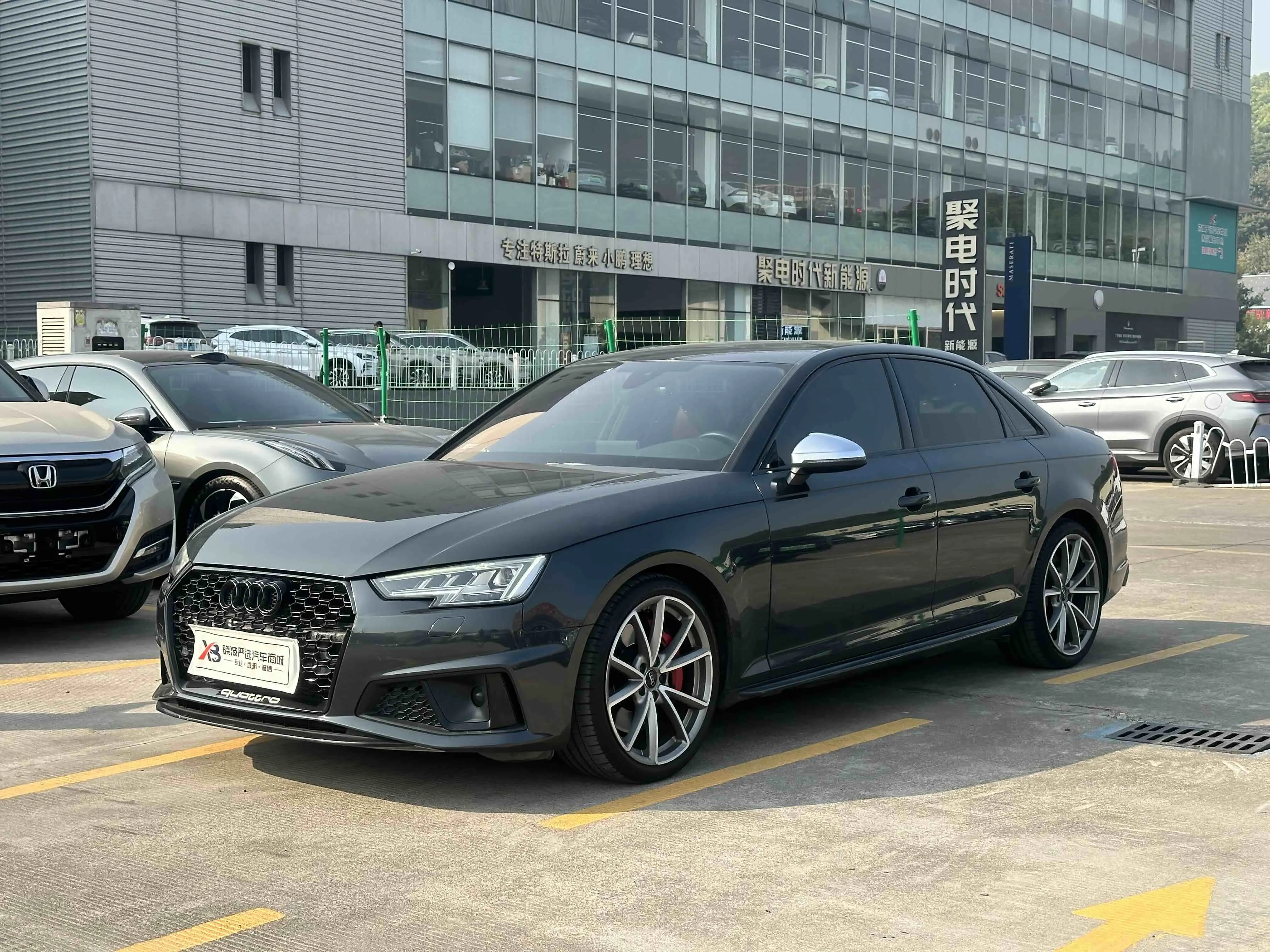 Audi S4  из Китая