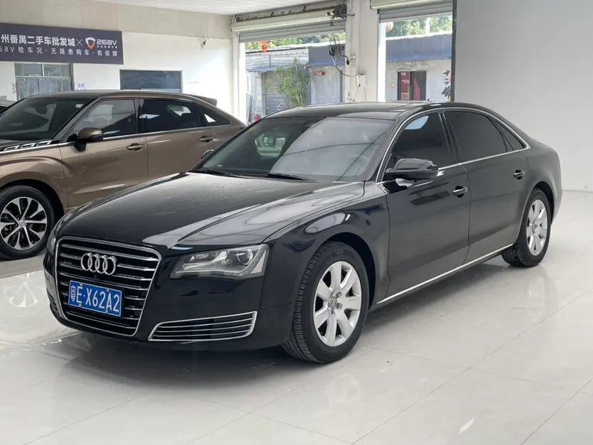 Audi A8  из Китая