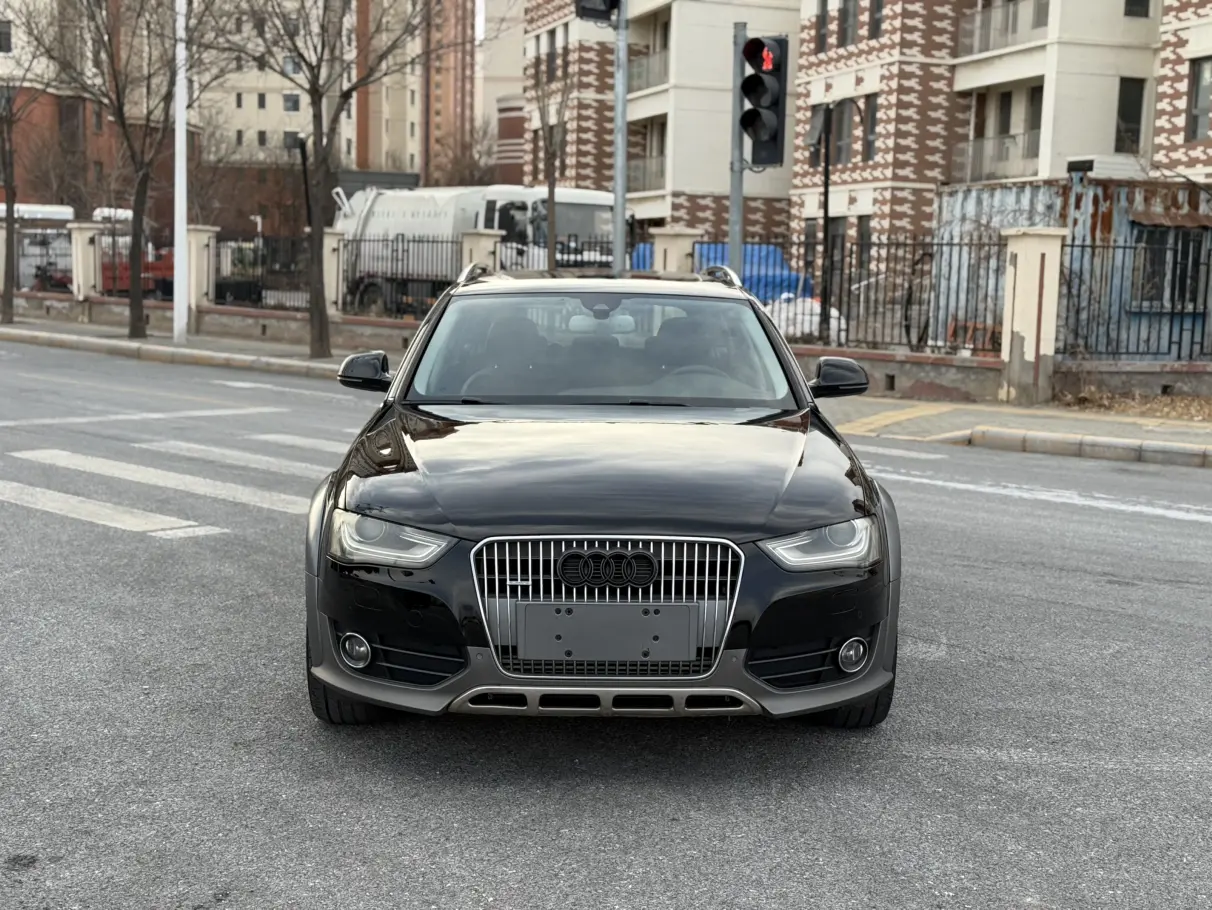 Audi A4  из Китая