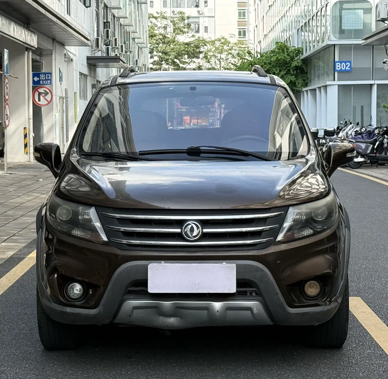 Forthing Jingyi X5  из Китая