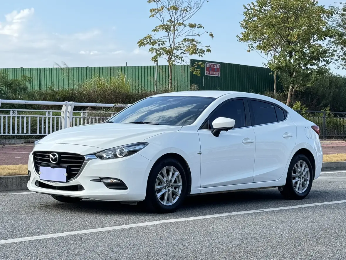 Mazda Axela (Mazda3)  из Китая