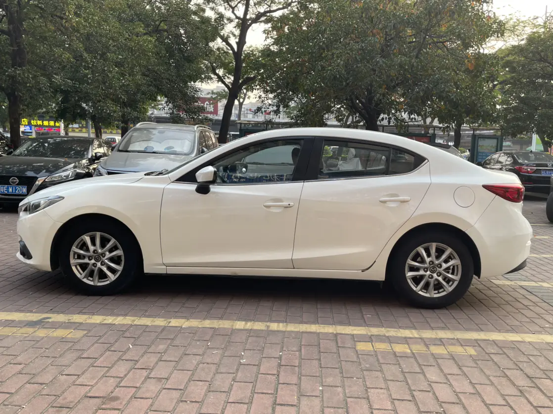 Mazda Axela (Mazda3)  из Китая