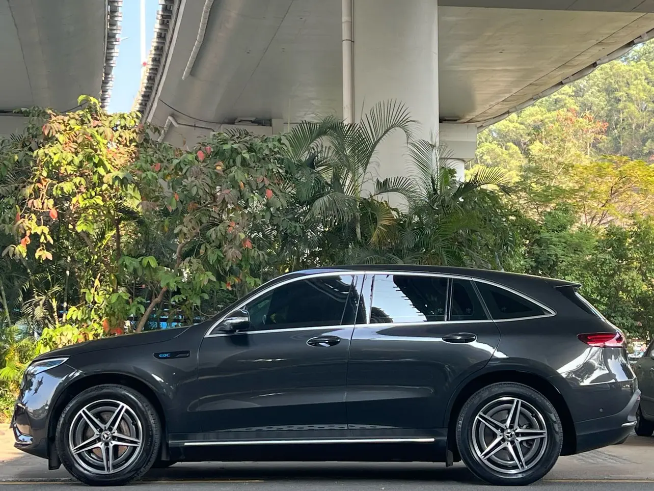Mercedes-Benz EQC  из Китая