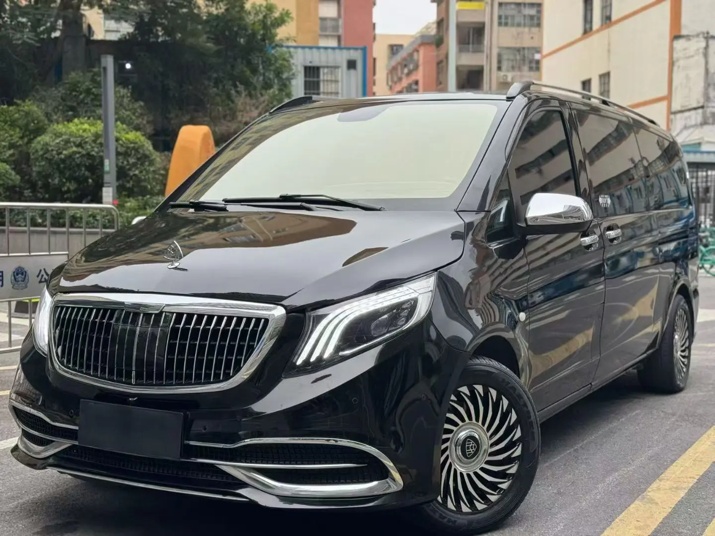 Mercedes-Benz Mercedes Benz V Class  из Китая