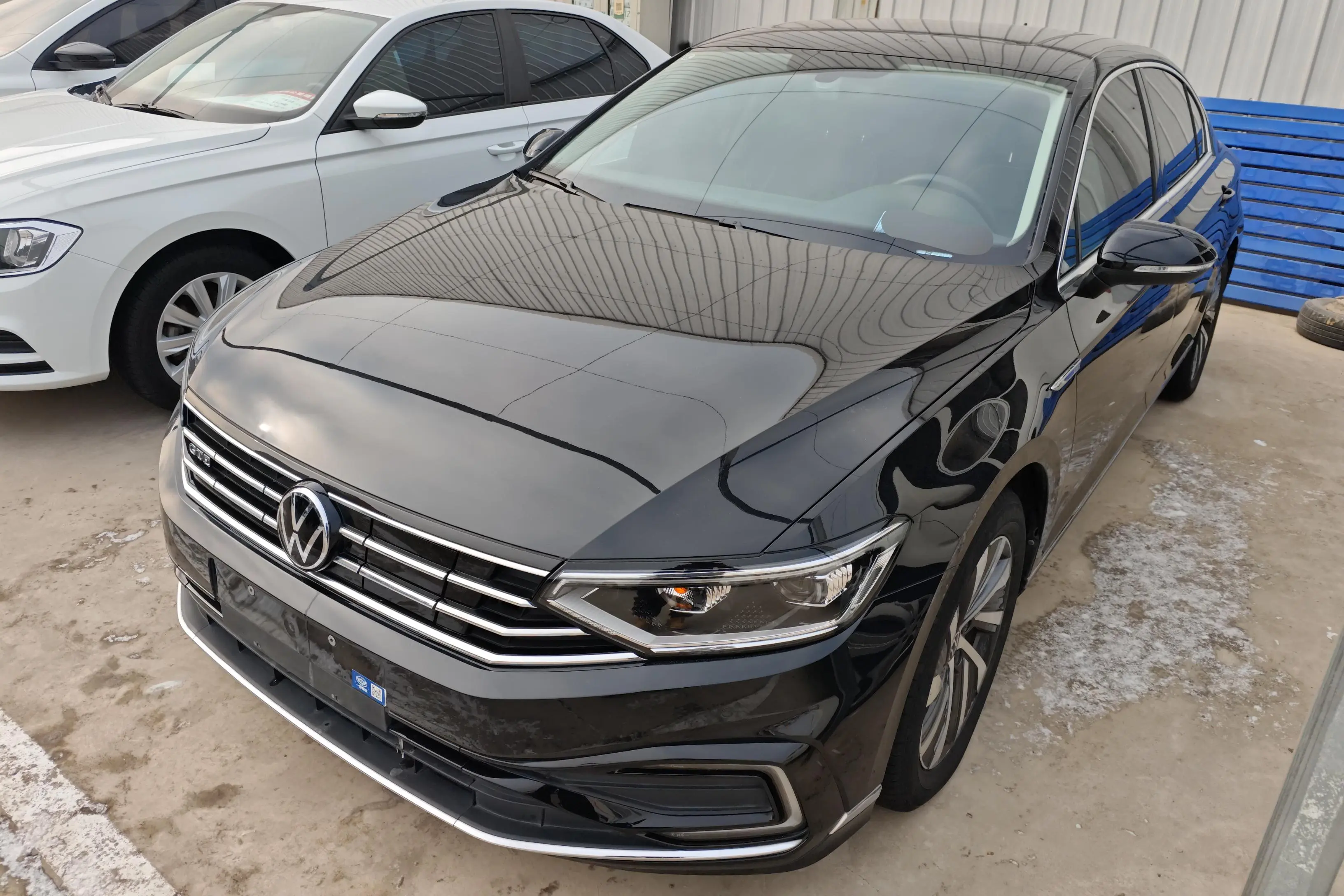 Volkswagen Magotan PHEV  из Китая