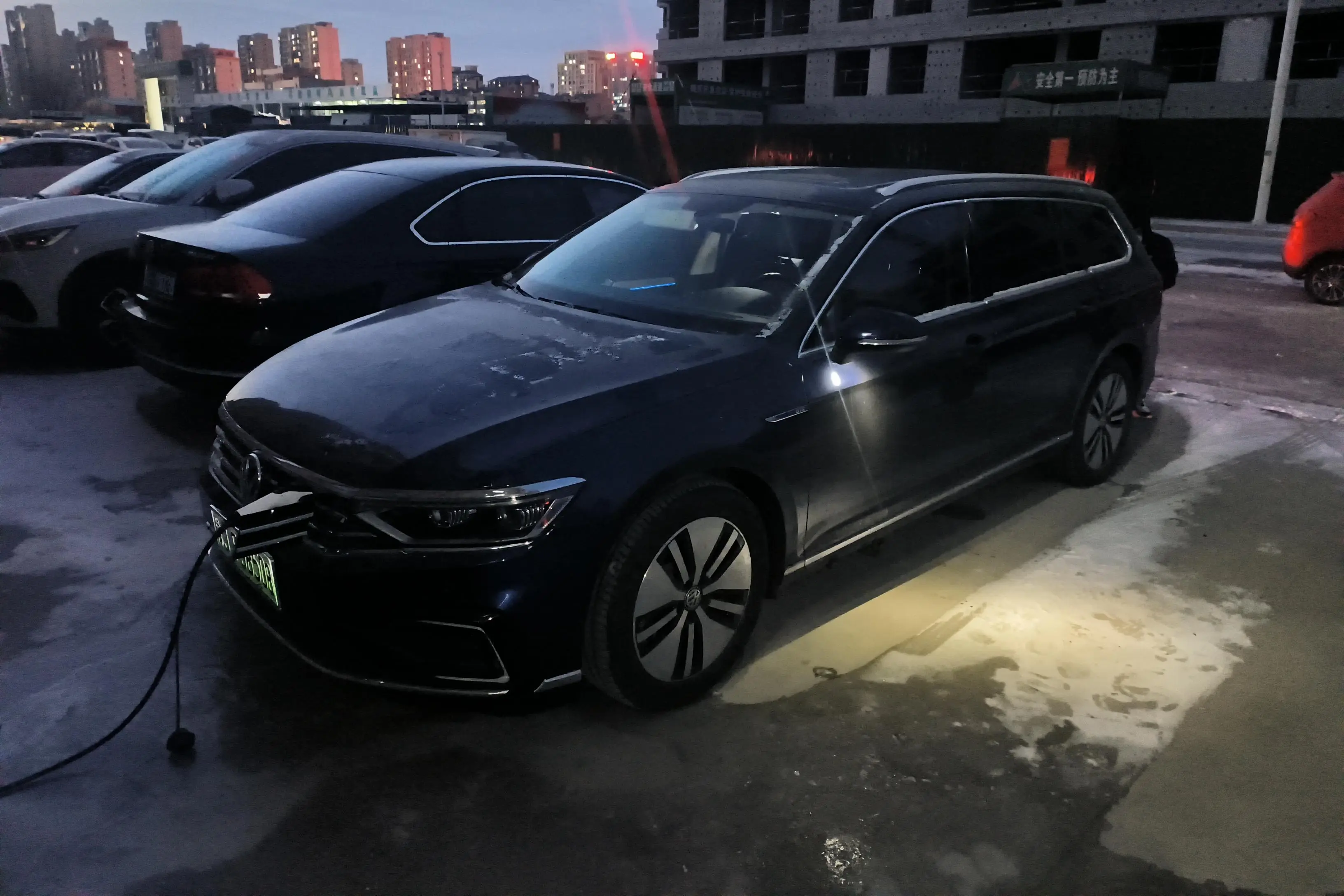 Volkswagen Weilan PHEV  из Китая