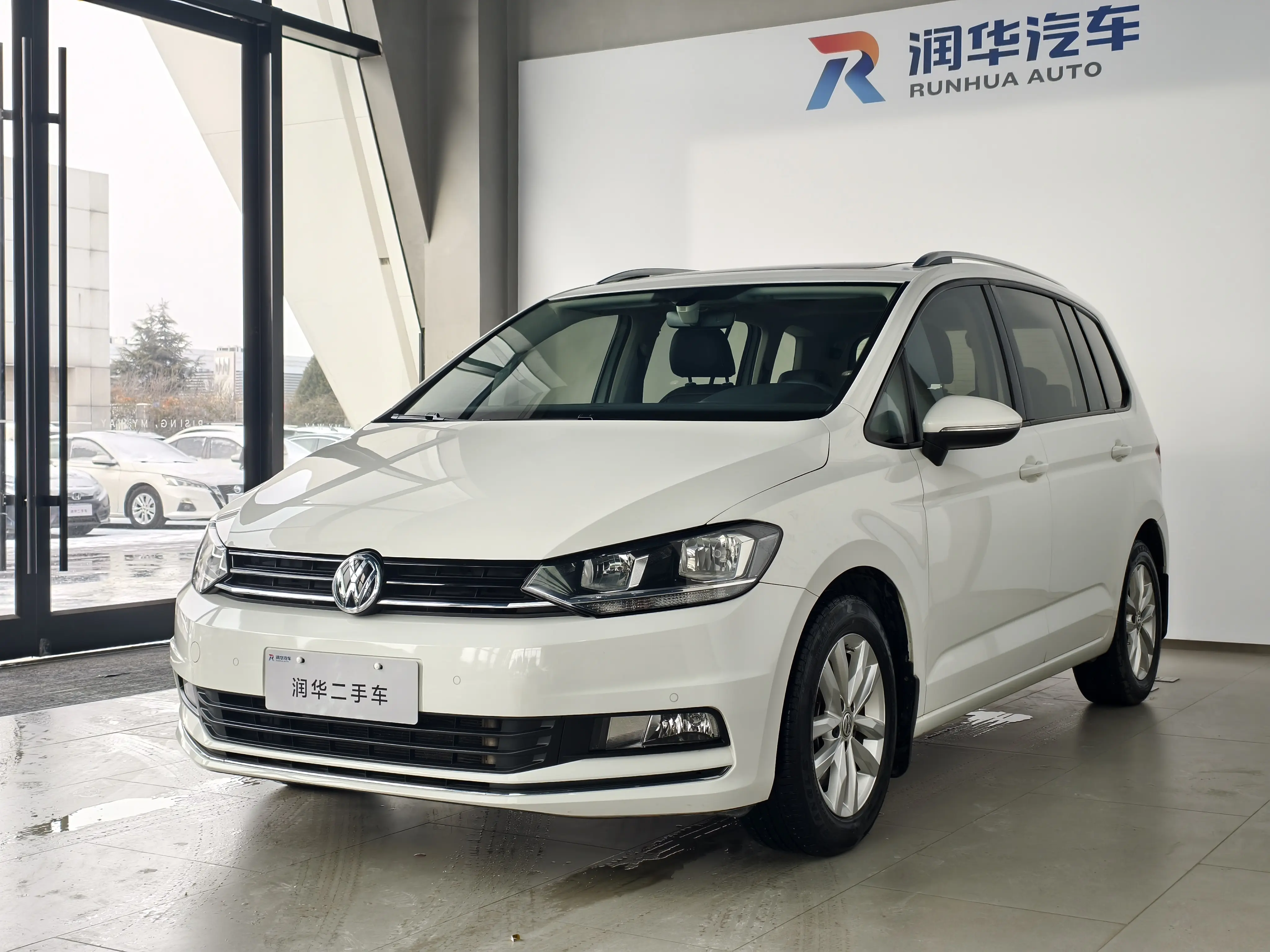 Volkswagen Touran L  из Китая