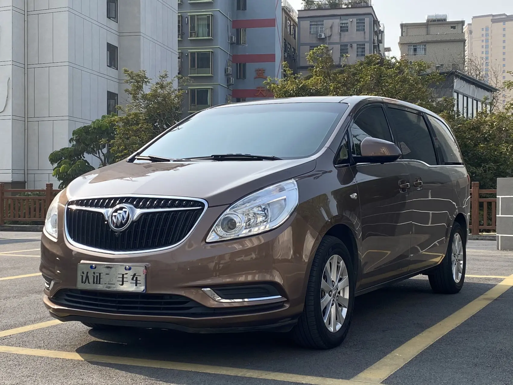 Buick GL8  из Китая