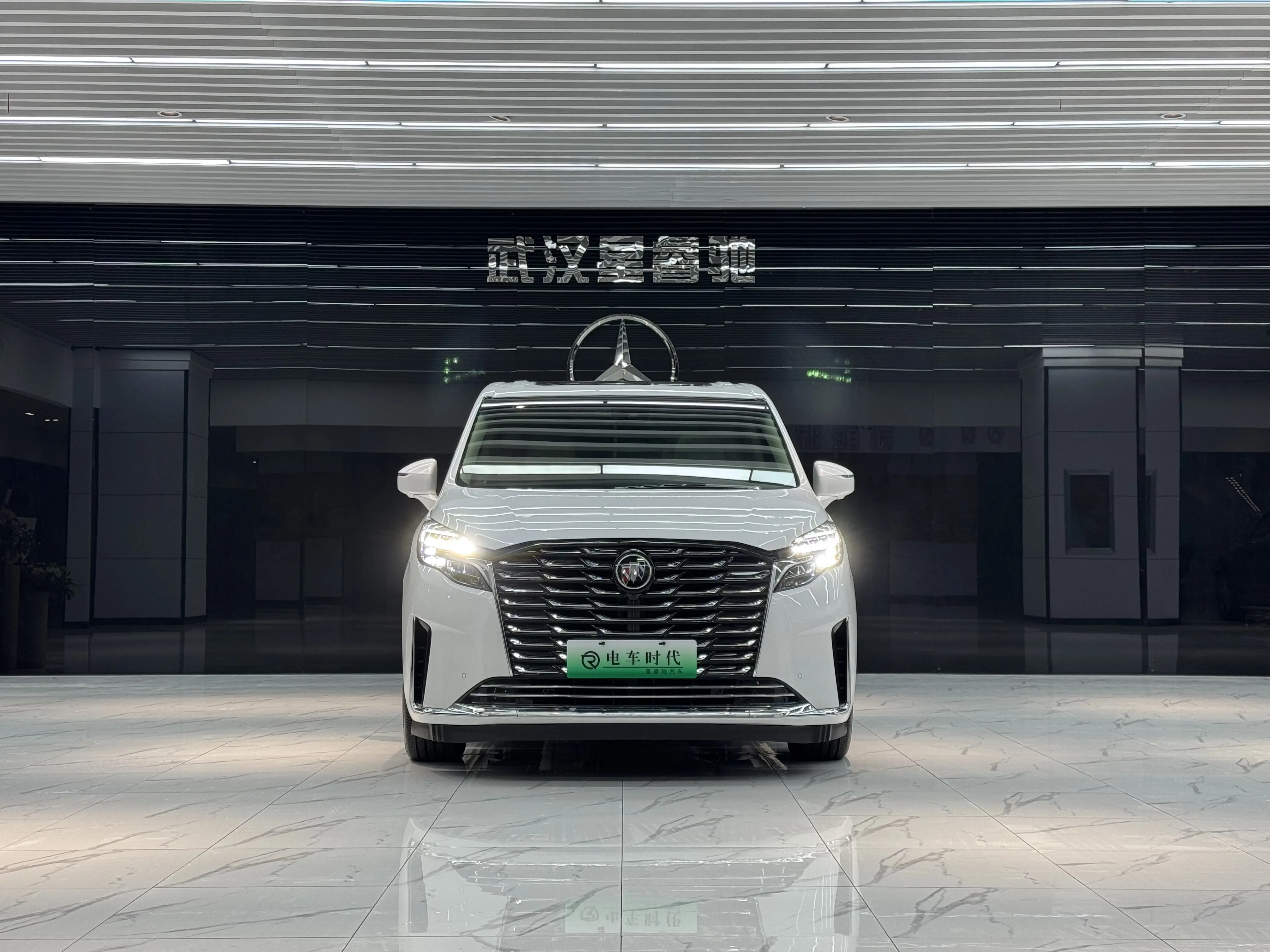 Buick GL8  из Китая