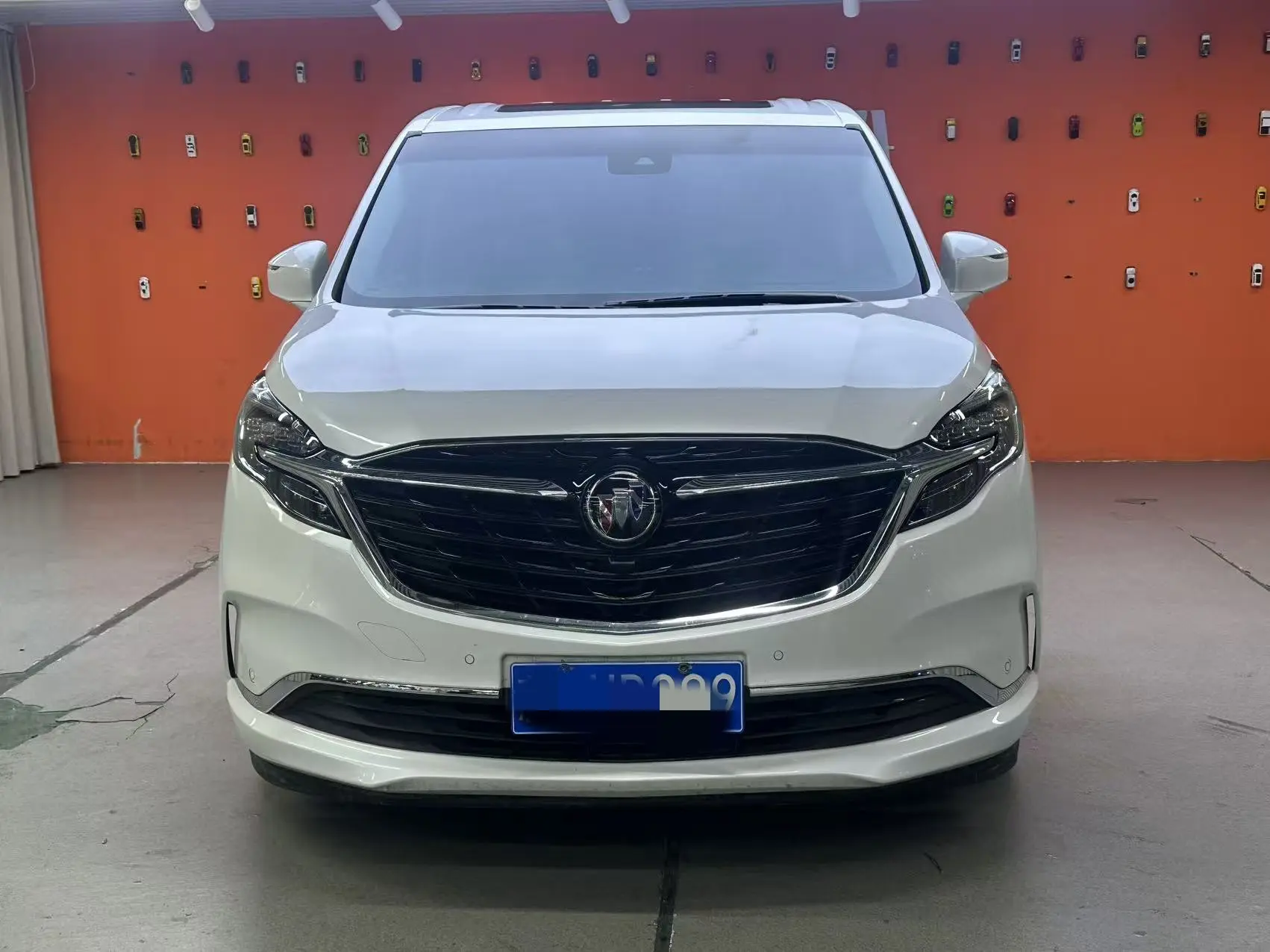 Buick GL8  из Китая