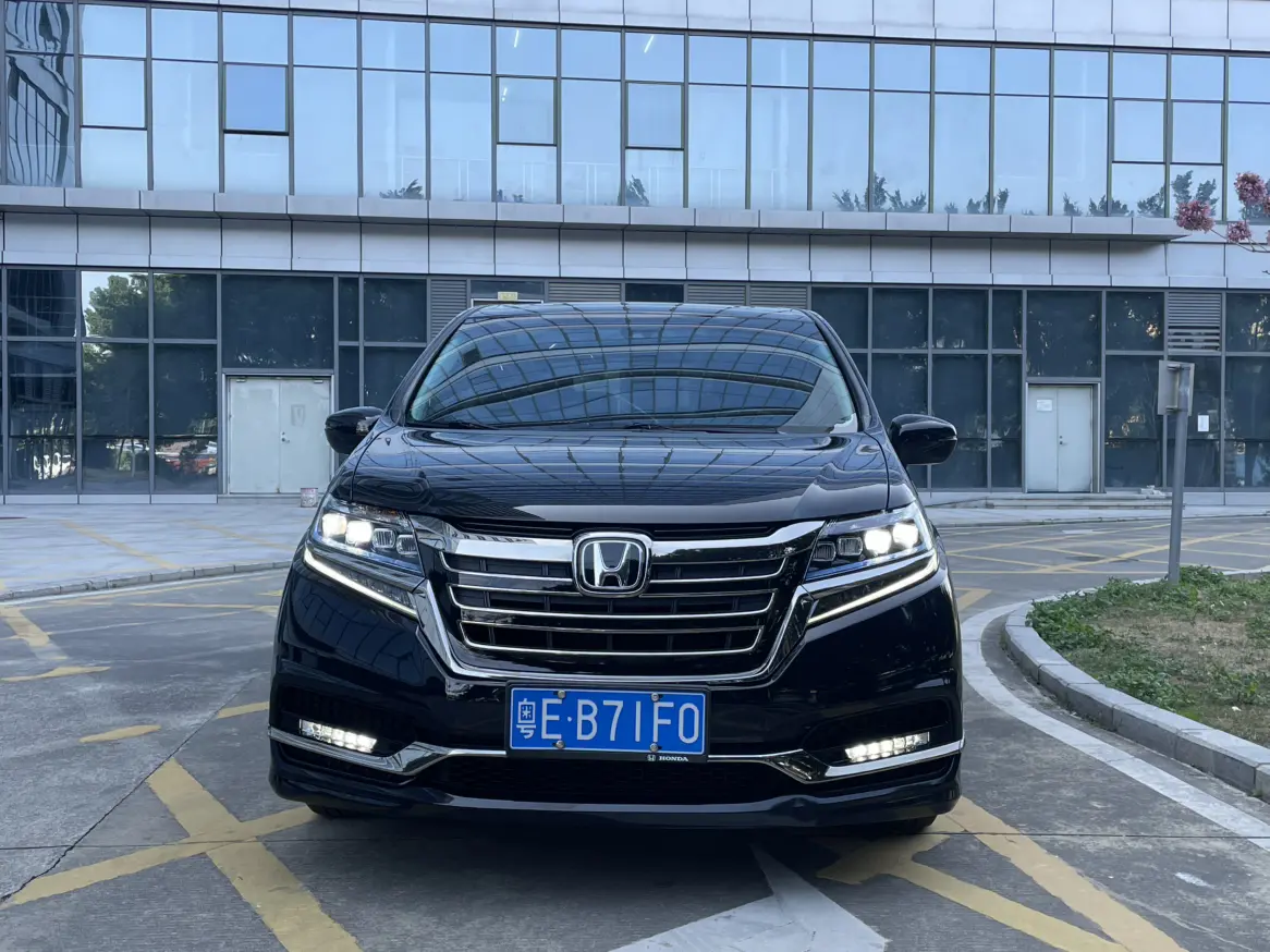 Honda Elysion (Alison)  из Китая