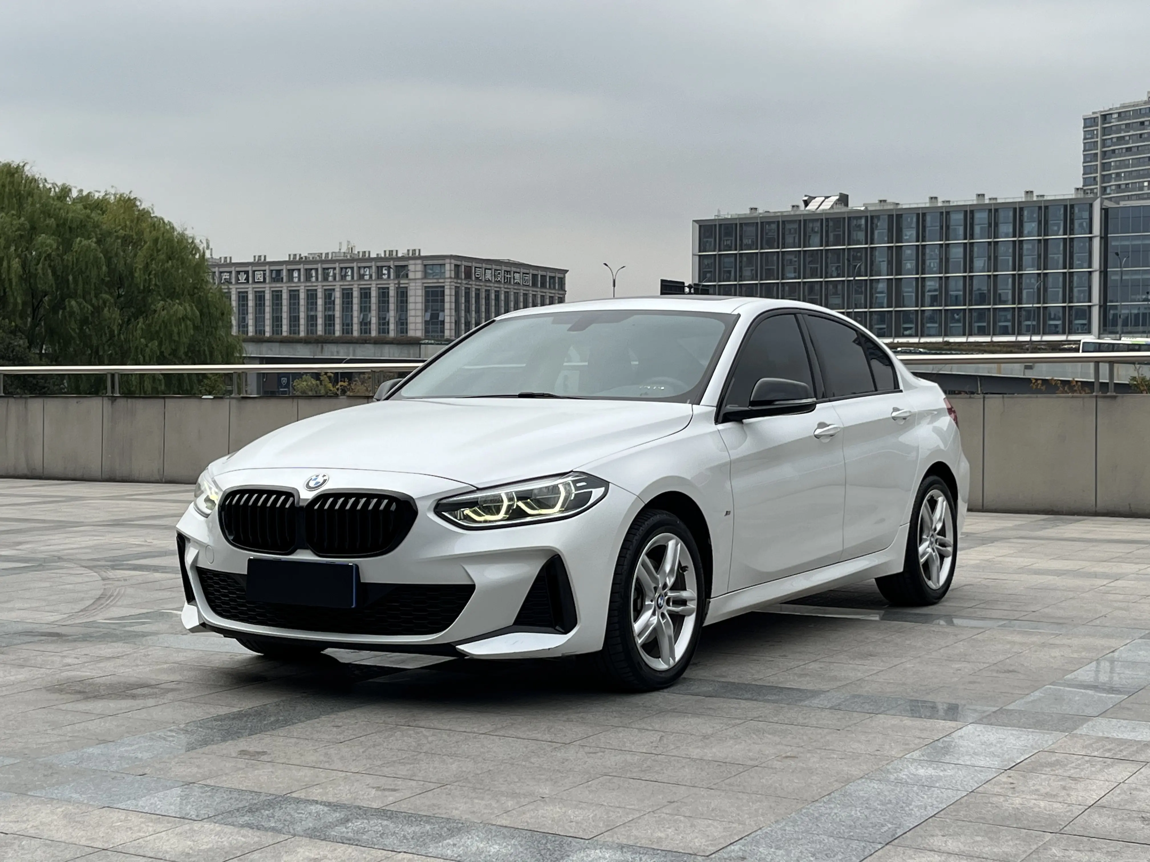 BMW 1 Series  из Китая