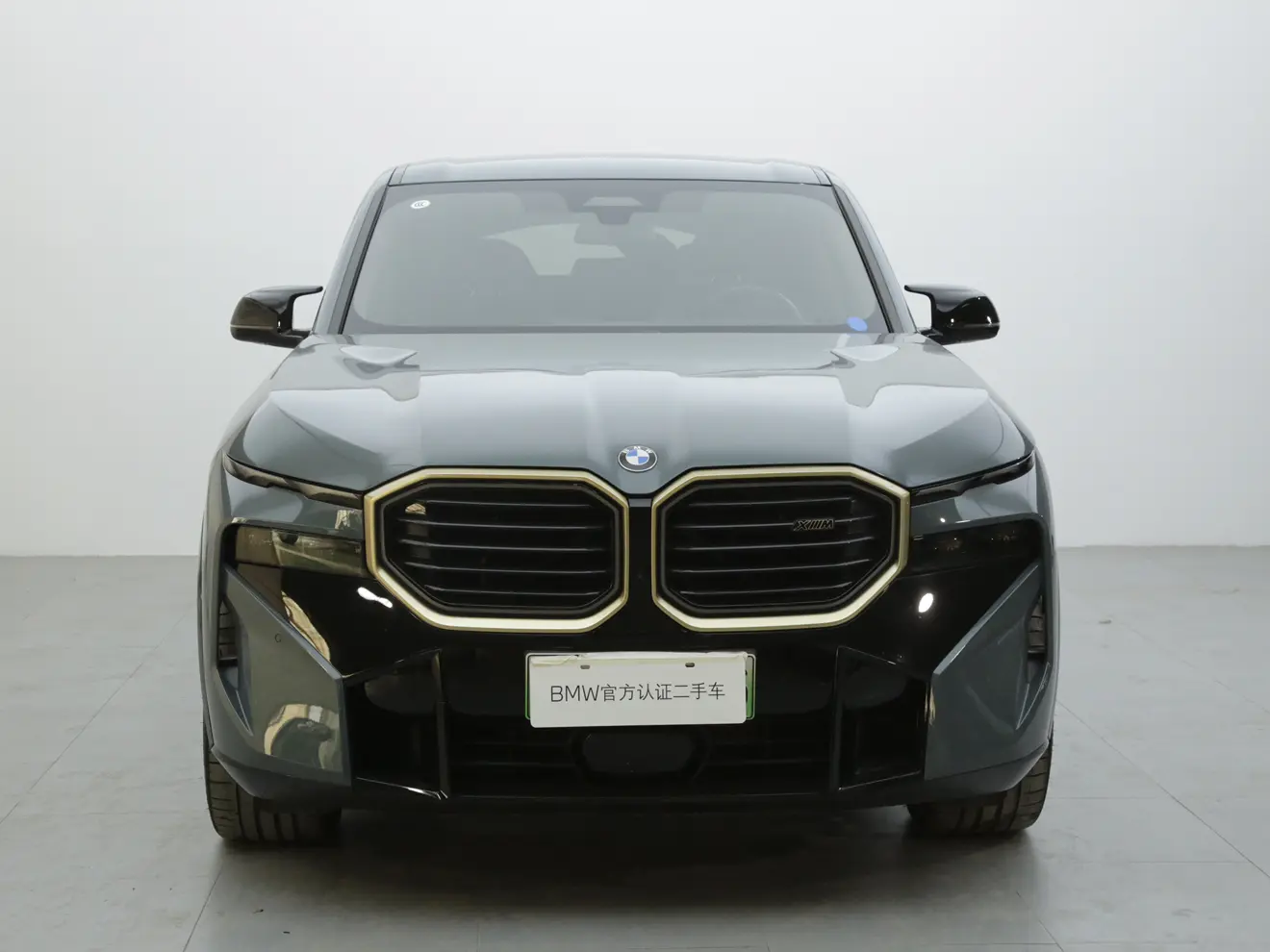 BMW XM  из Китая