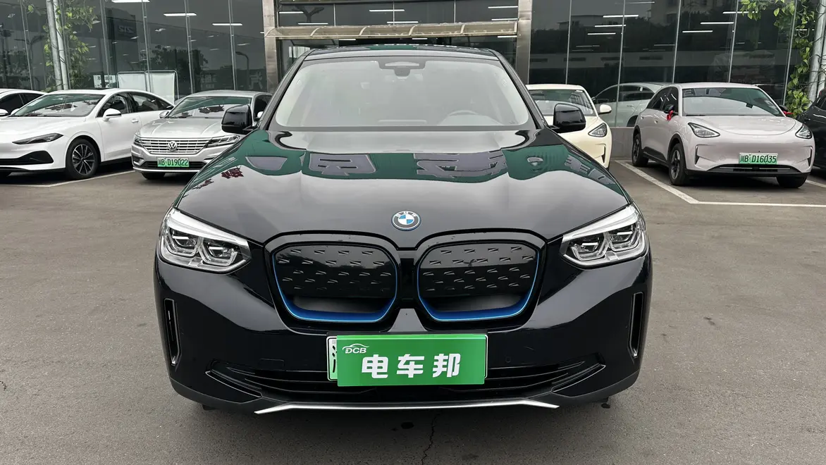 BMW iX3  из Китая