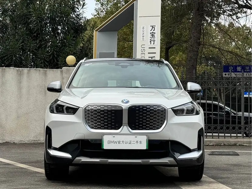 BMW iX1  из Китая