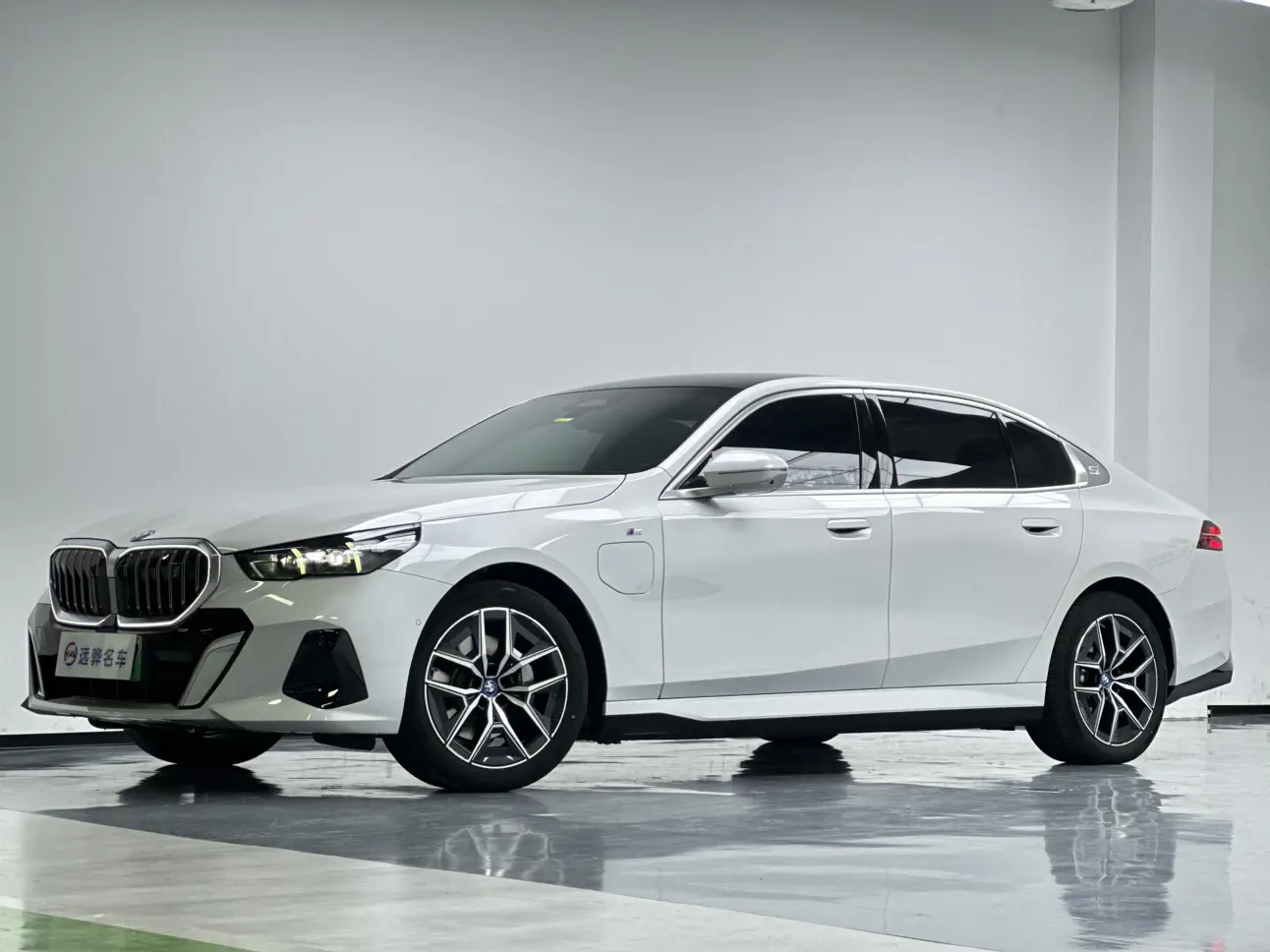 BMW i5