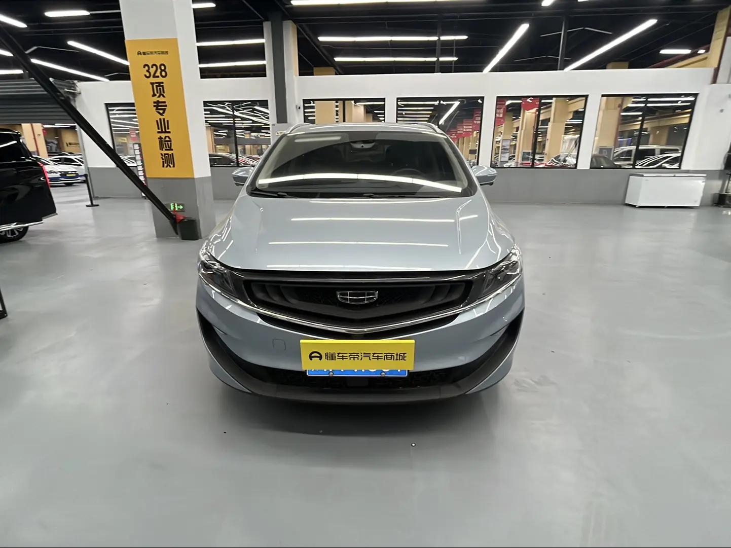 Geely Jiaji  из Китая